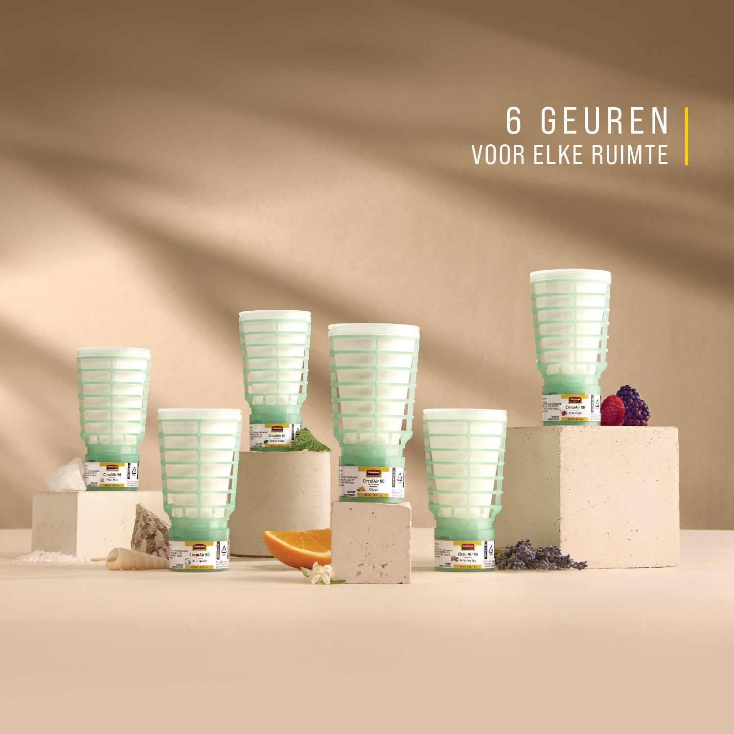 De CirculAir 90™ Relaxing Spa‑navulling van Rubbermaid Commercial Products® is ontwikkeld om betrouwbare luchtverzorging te bieden met bevestigde recycleerbaarheid. Gemaakt uit één materiaal, dus volledig recyclebaar en zonder demontage (EU, VK, NO, CH).