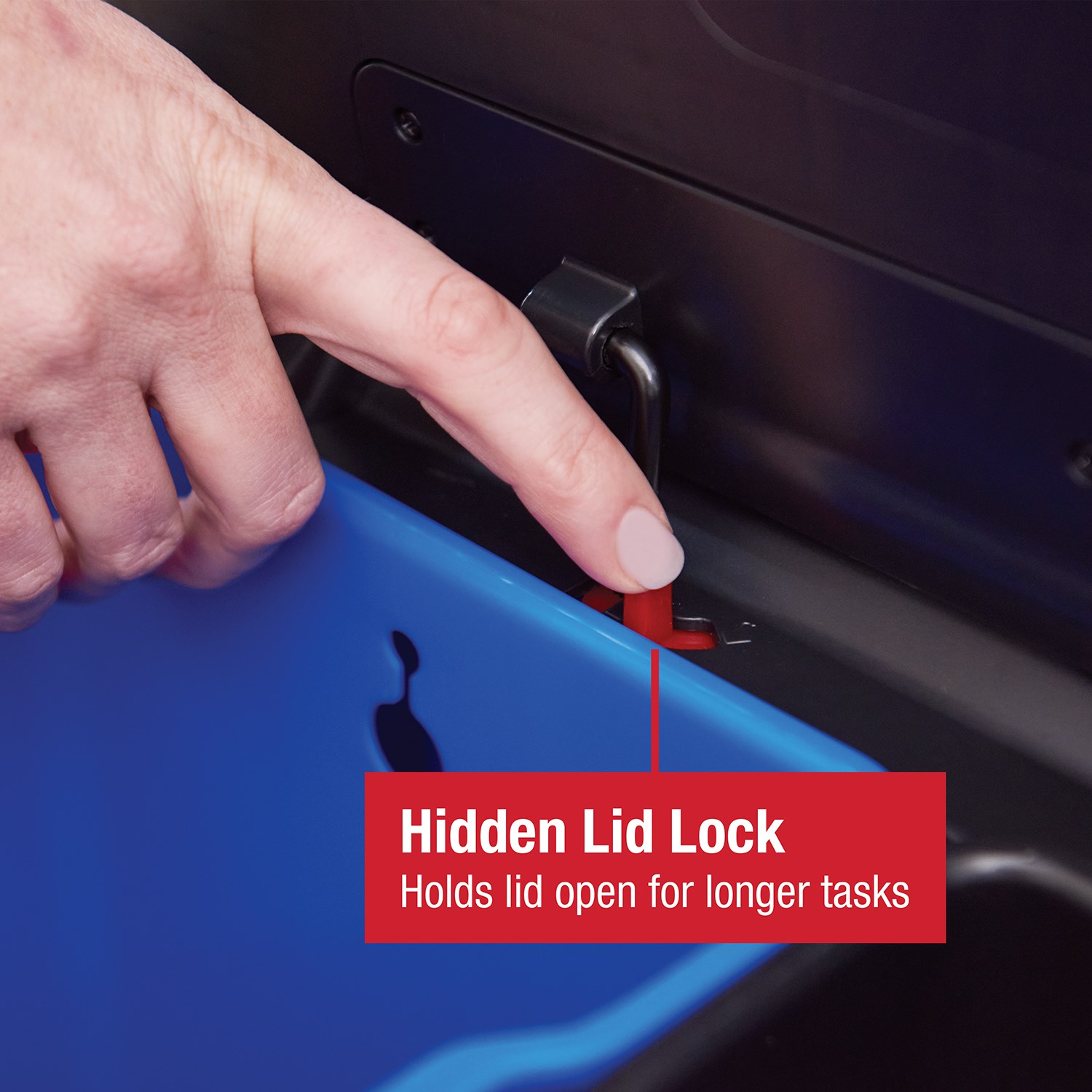 Space-saving 39L dual stream step-on bin for efficient waste and recycling separation.
Rubbermaid charcoal stainless steel finish resists smudges with a hygienic pedal design.