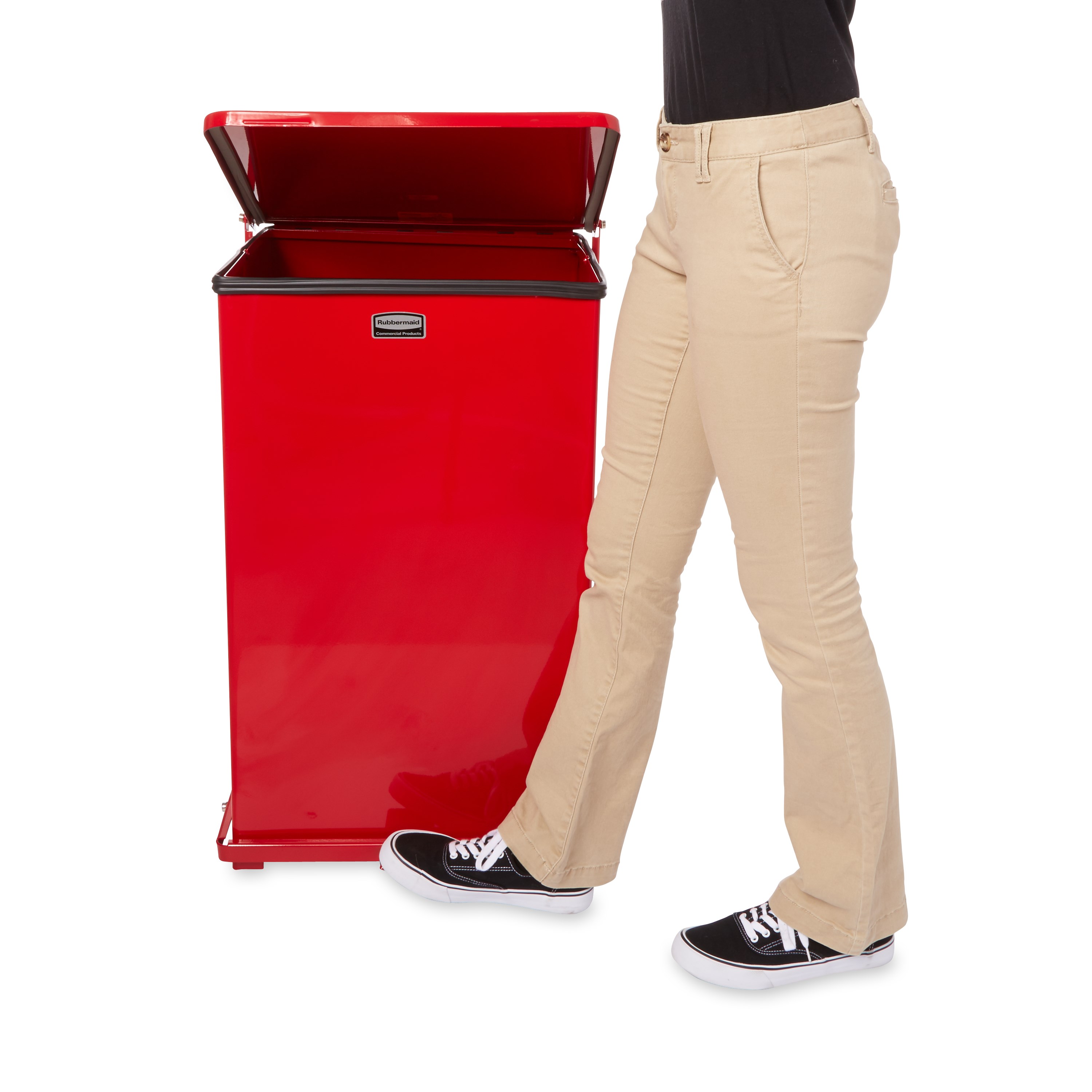 Engineered to close without a sound, the Silent Defenders® 6.5 Gallon FGQST12E Square Indoor Step-On Container is perfect for hospitals, doctor’s offices and other healthcare facilities.