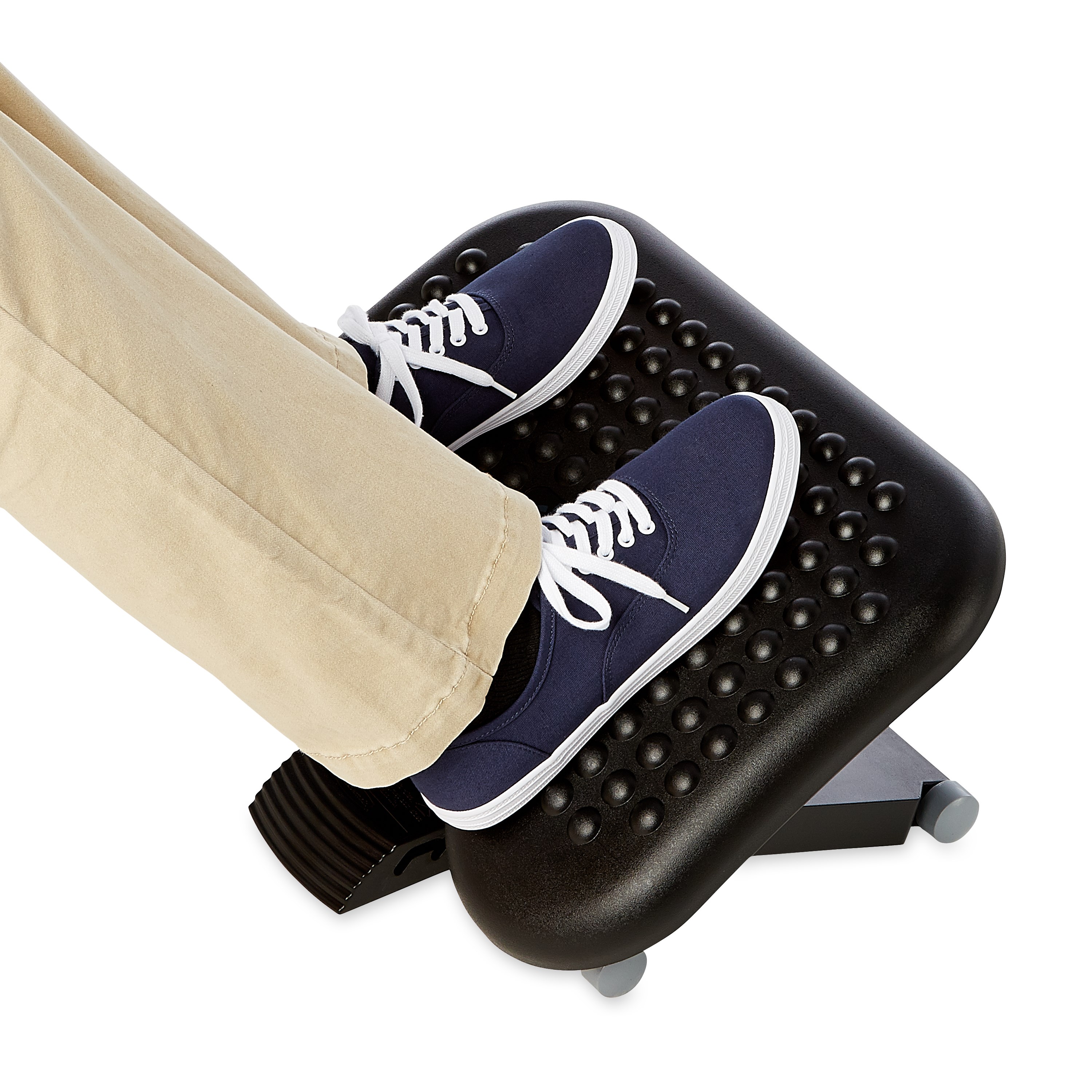 The Rubbermaid height-adjustable tilting footrest provides height and angle adjustments for a fully personalized comfort level.