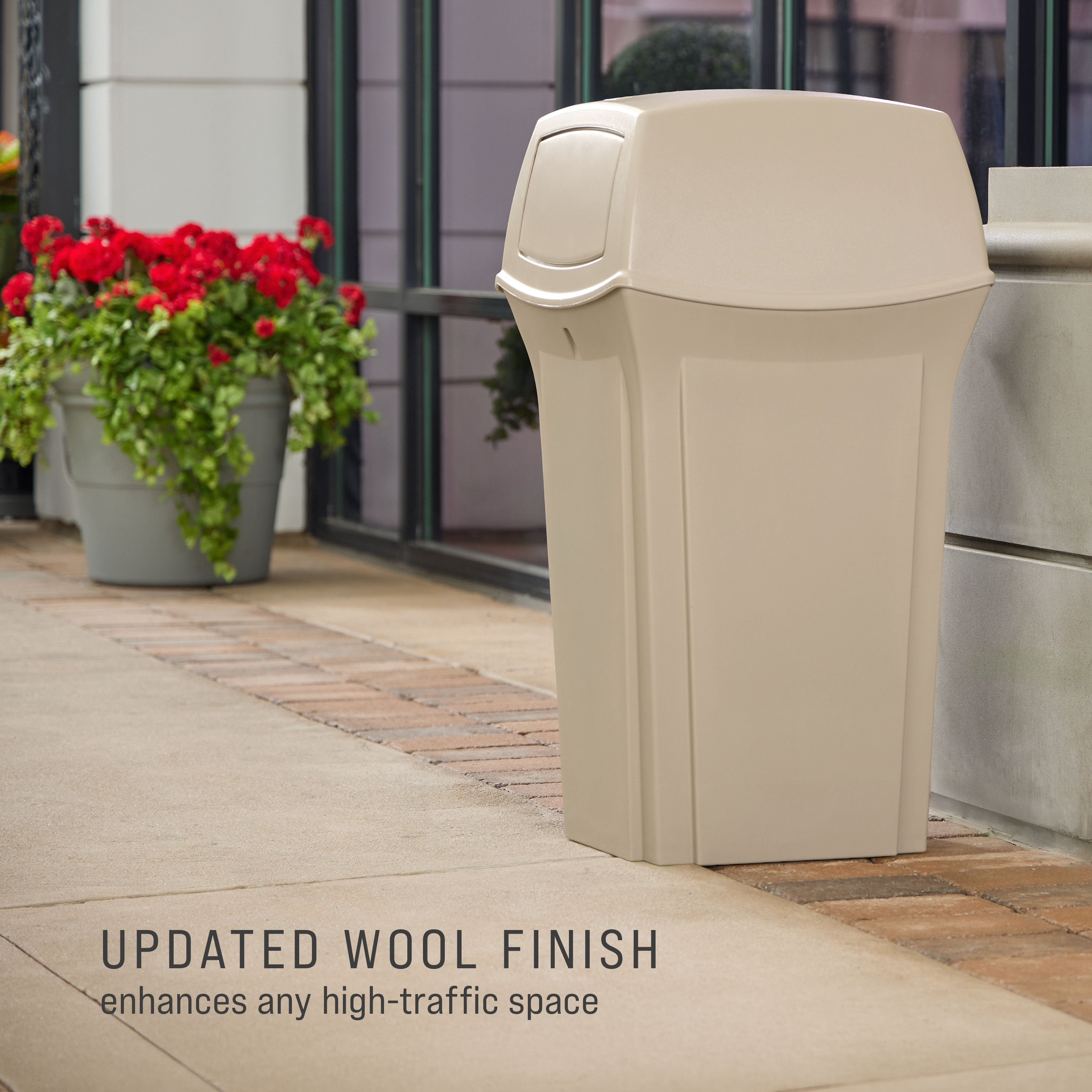I cestini dei rifiuti classici Ranger® Rubbermaid Commercial sono fatti per durare, nel rispetto della migliore tradizione Rubbermaid, e sono caratterizzati da stile moderno e facilità di svuotamento.