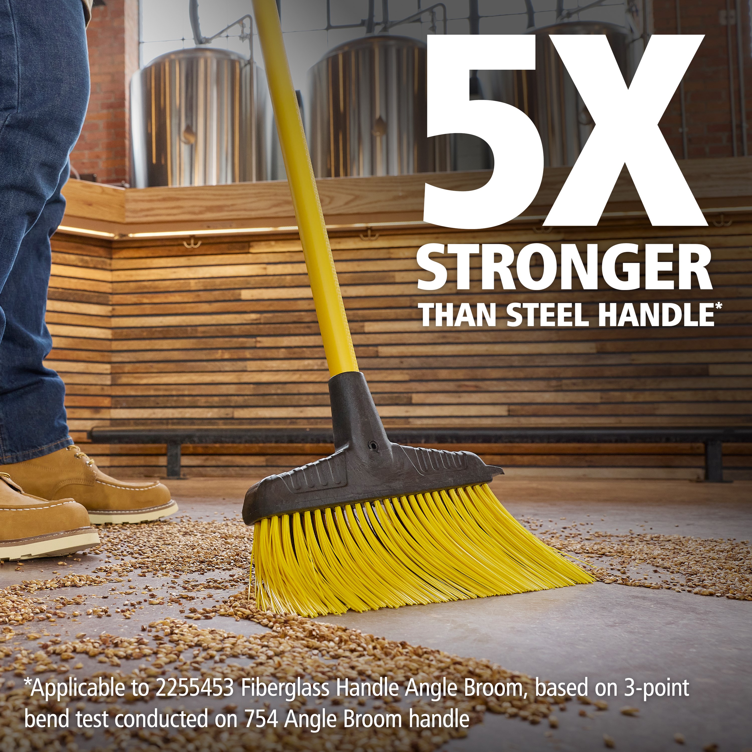 The Rubbermaid Commercial Products® BRUTE® Multi-Surface Fiberglass Handle Angle Broom delivers a higher standard of sweeping durability and performance, with a fiberglass handle engineered to be up to 5X stronger than steel.