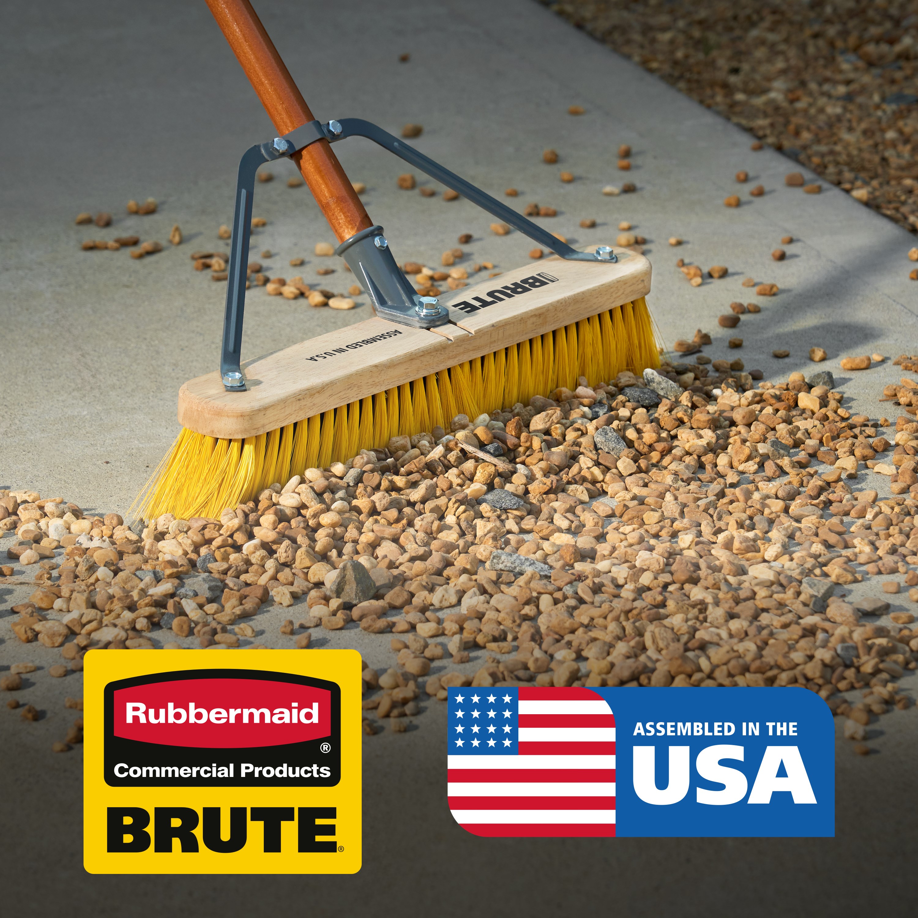 The Rubbermaid Commercial Products® BRUTE® 18 in Multi-Surface Push Broom is engineered for performance across medium to rough surfaces. Its three-fiber blend effectively sweeps everything from fine dust to larger debris.