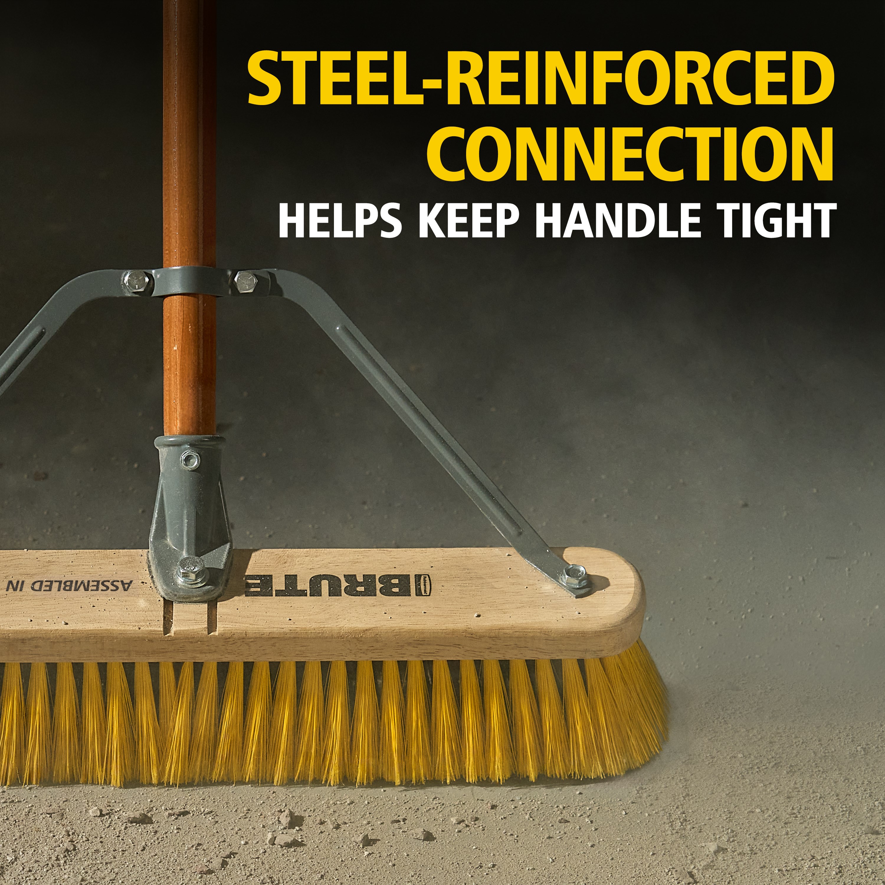 The Rubbermaid Commercial Products® BRUTE® 18 in Multi-Surface Push Broom is engineered for performance across medium to rough surfaces. Its three-fiber blend effectively sweeps everything from fine dust to larger debris.