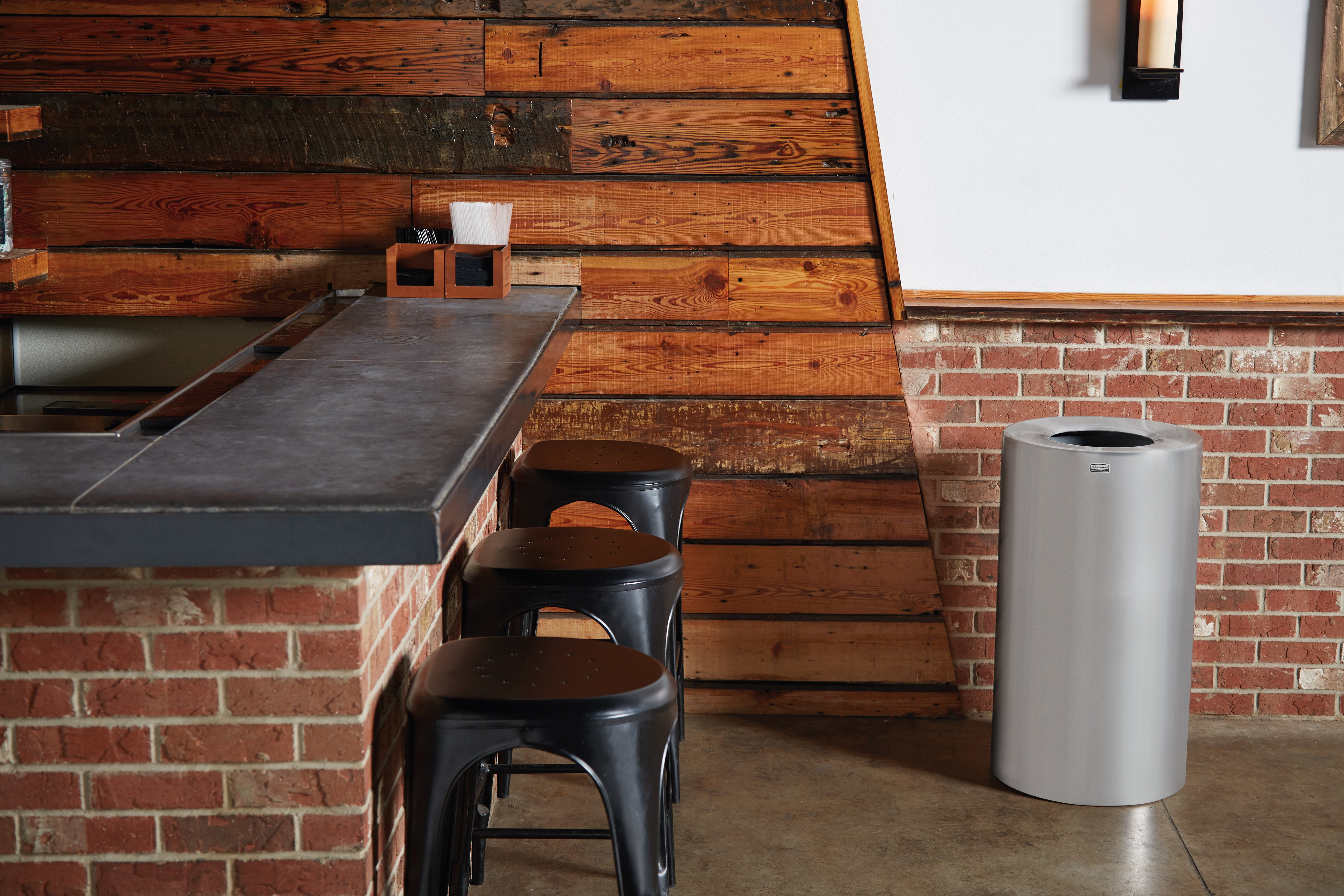 Durable and corrosion-resistant, Atrium® containers are designed to withstand daily use. Exterior surfaces are highly polished for a smooth and blemish-free appearance.