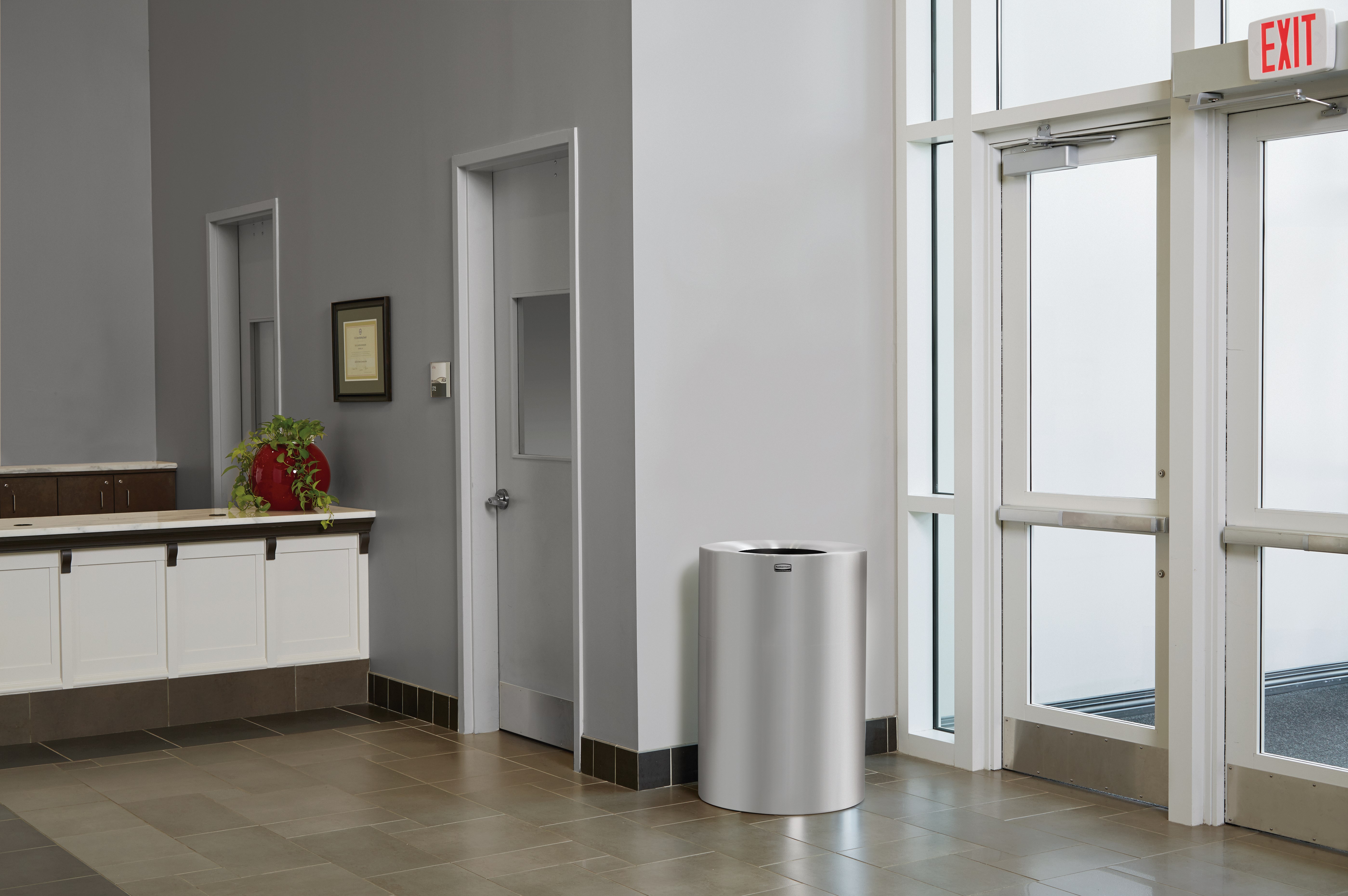 Durable and corrosion-resistant, Atrium® containers are designed to withstand daily use. Exterior surfaces are highly polished for a smooth and blemish-free appearance.