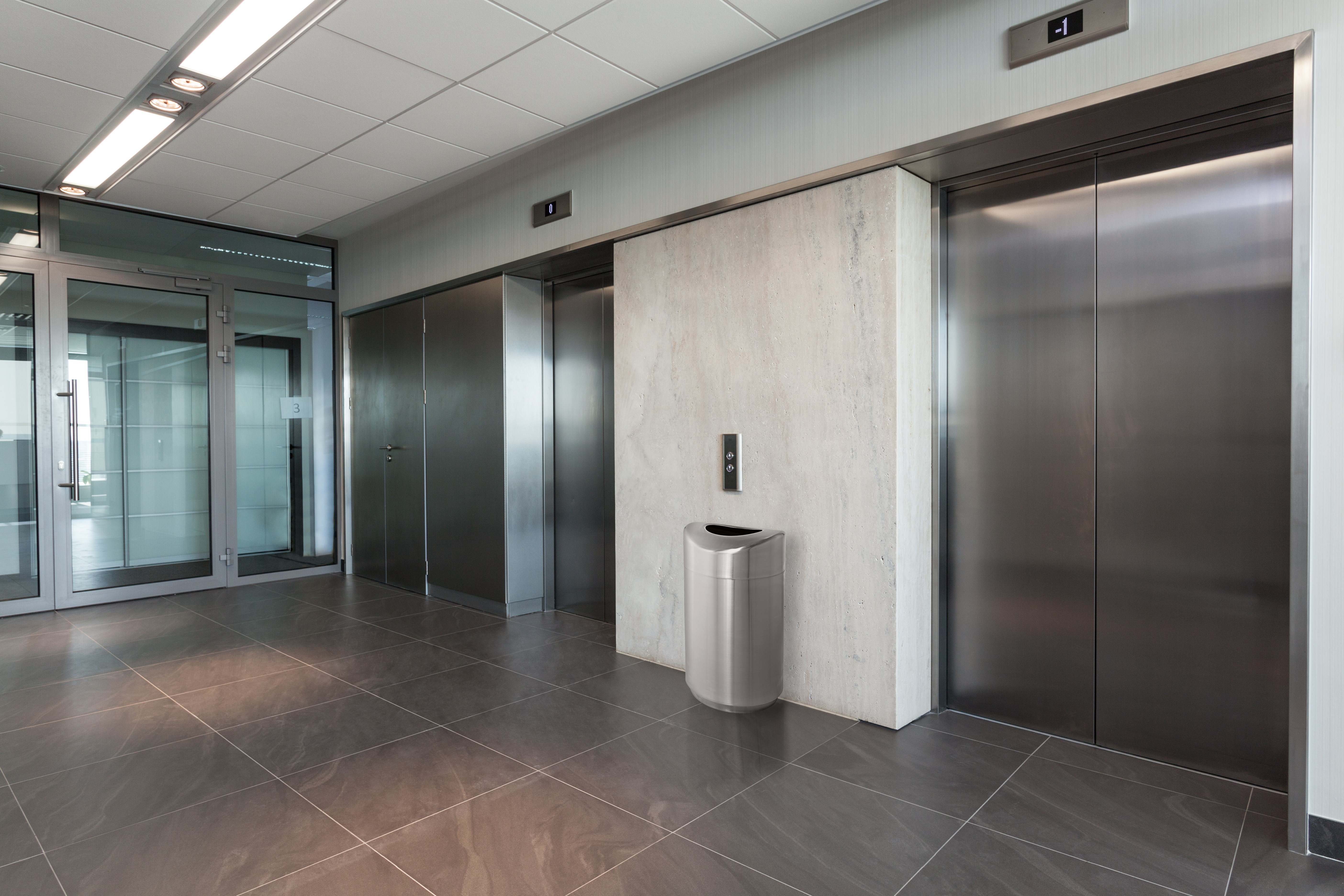 現代的な外観と長持ちする耐久性を兼ね備えたエクリプスごみ受けは、新鮮で機能的なデザインです。