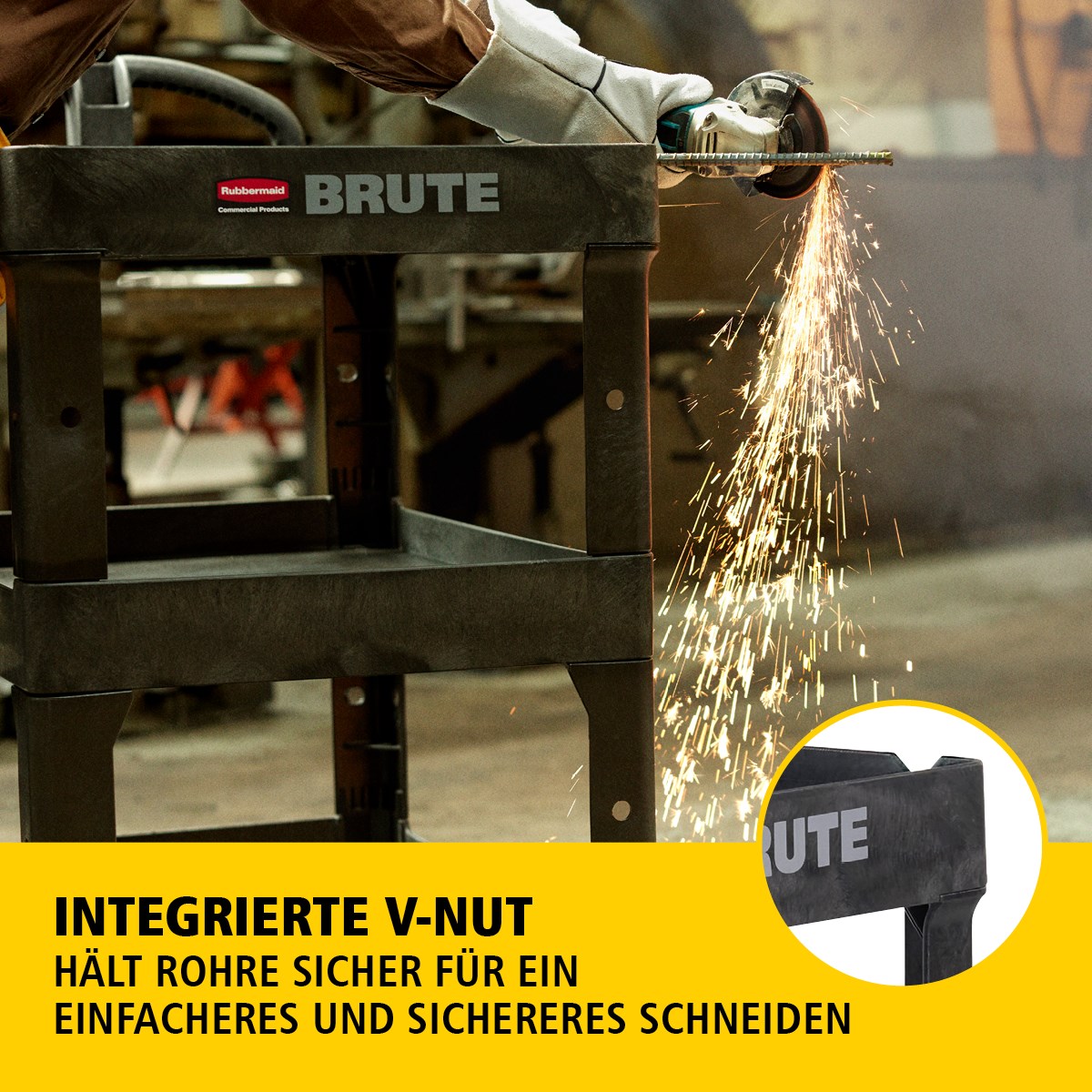 Der BRUTE Heavy-Duty Mehrzweckwagen mit erhöhten Rändern transportiert Materialien und schwere Lasten sicher bis zu 226 kg – 340 kg (modellabhängig), mit Optionen für 2, 3 oder 4 Ebenen für zusätzliche Kapazität. Die erhöhten Ränder verhindern das Herunterfallen von Gegenständen, und der ergonomische Griff sorgt für einfache Handhabung. Die integrierte V-Nut hält Rohre sicher beim Schneiden.