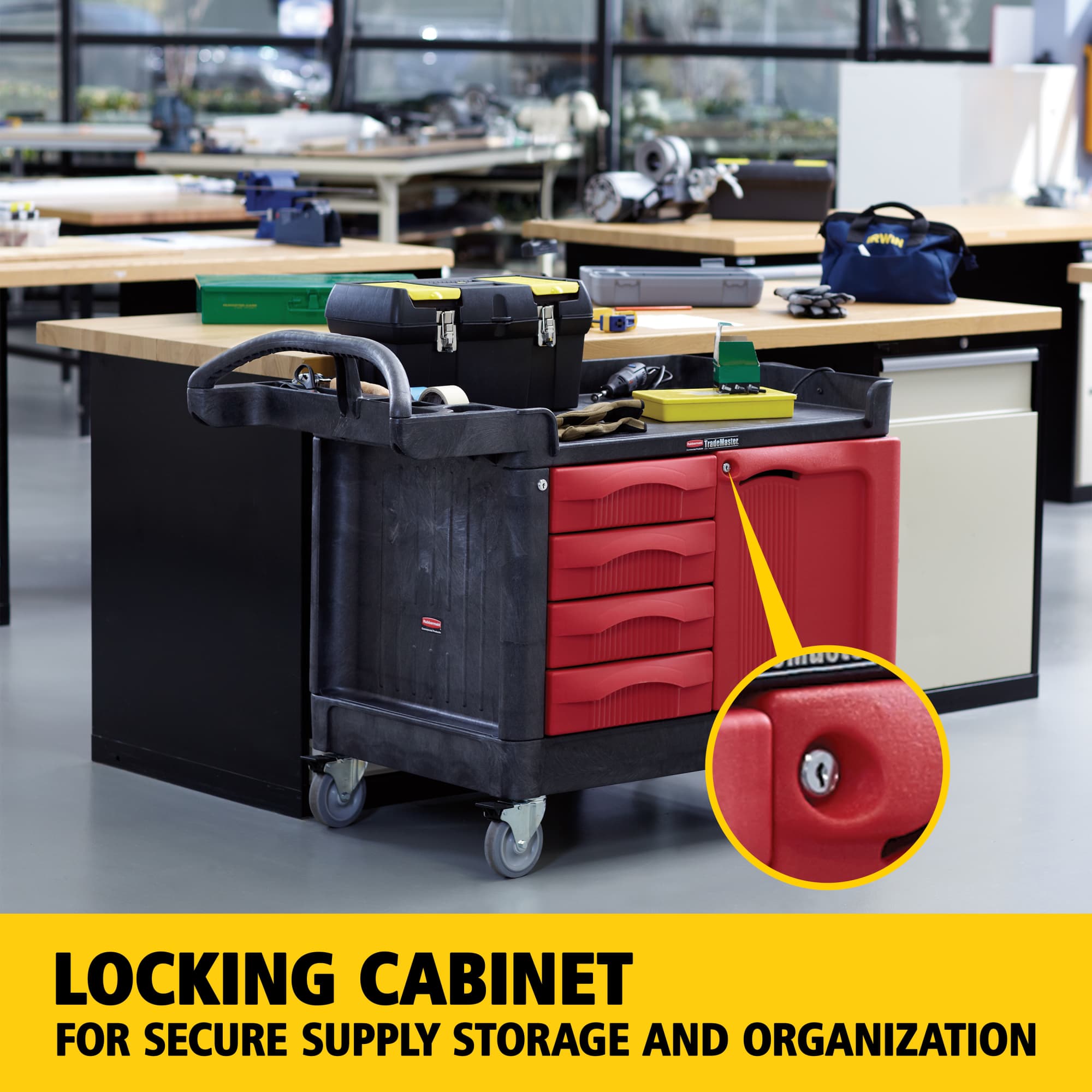 Le chariot Rubbermaid TradeMaster 4 tiroirs transporte facilement les outils et accessoires là où vous en avez besoin.