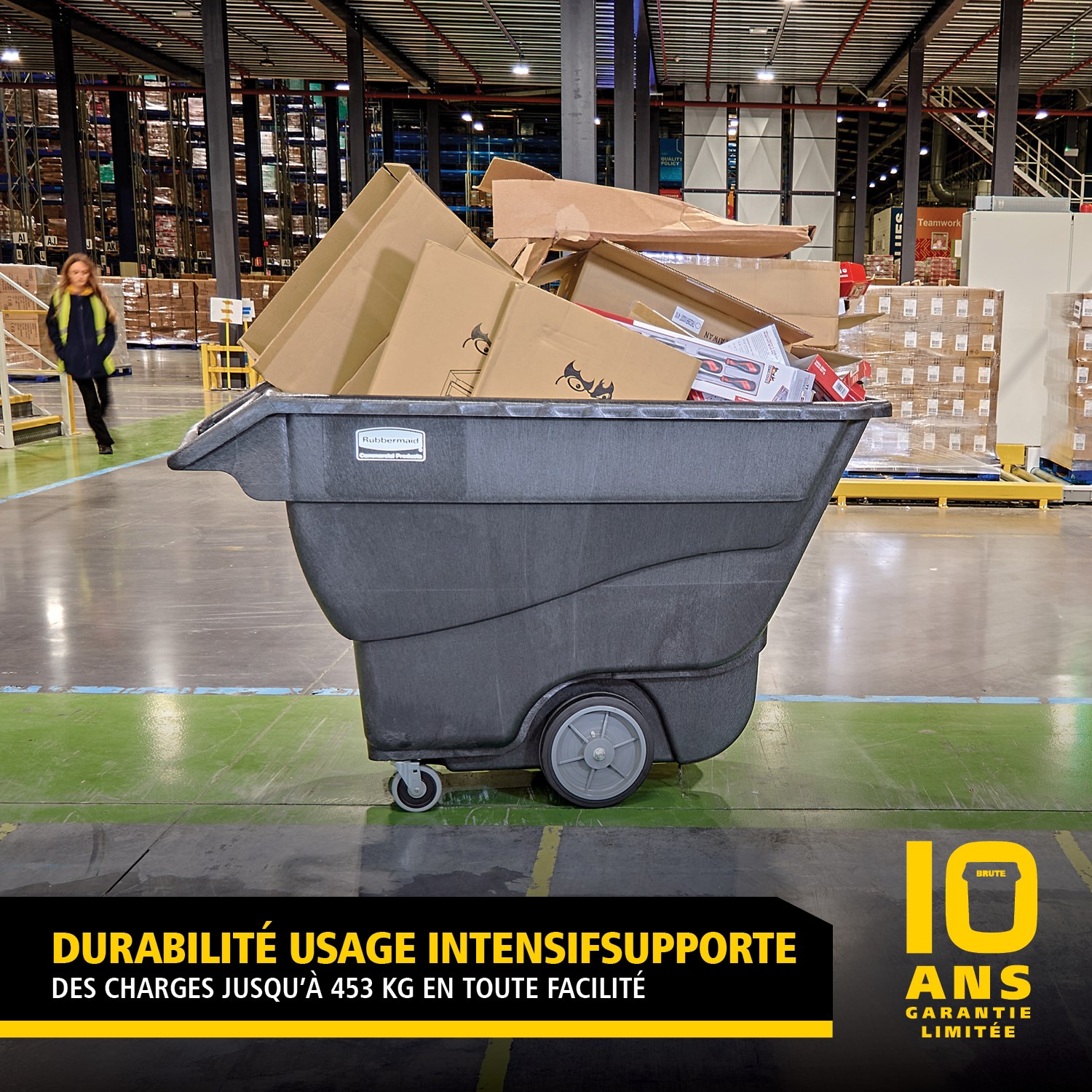 Les chariots bennes basculants Rubbermaid Commercial Products sont idéals pour la collecte, le déplacement, l’élimination des déchets et le transport efficace de charges dans tout type d’environnement.