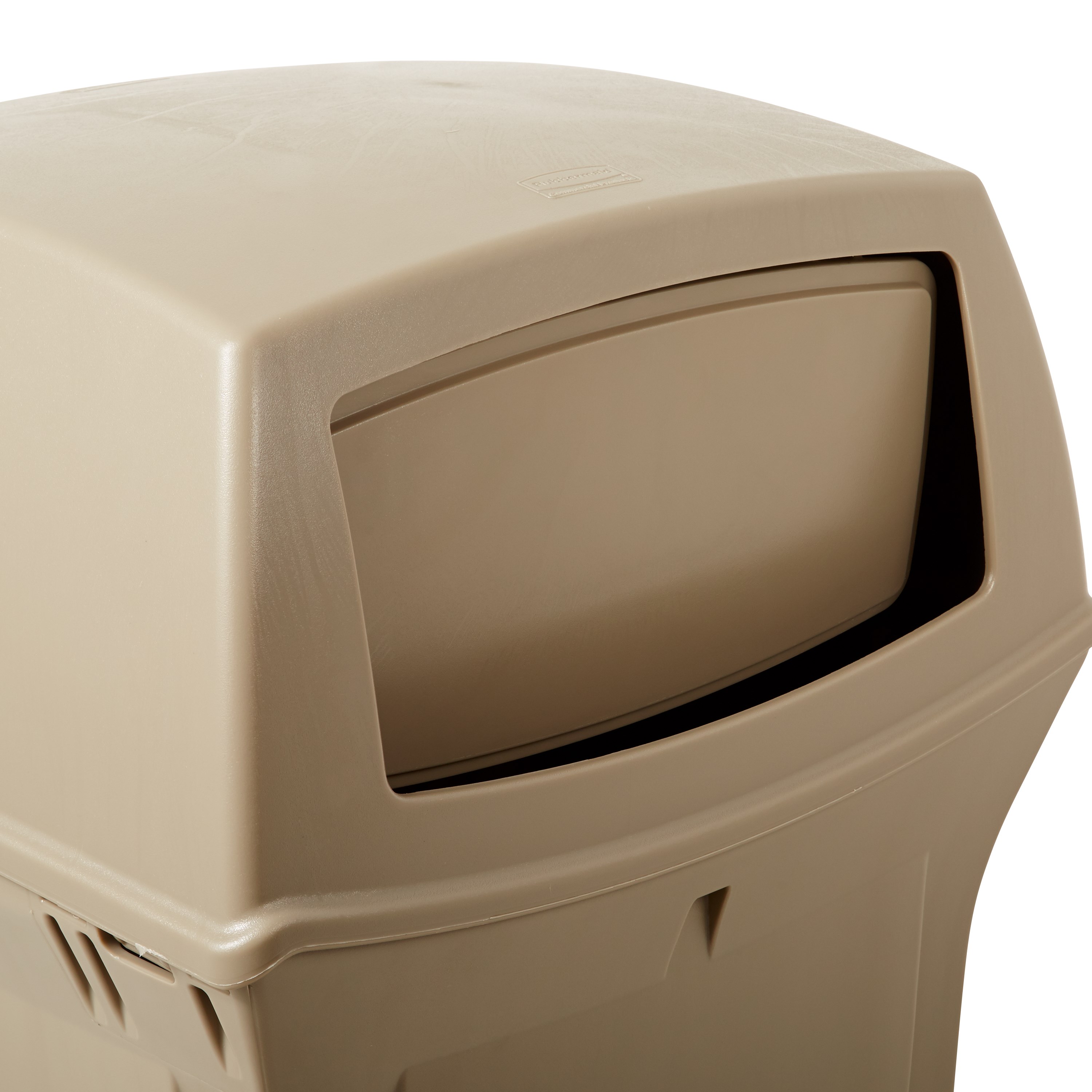 The Ranger® Container features Rubbermaid’s famous durability, modern styling, and easy-to-service design.