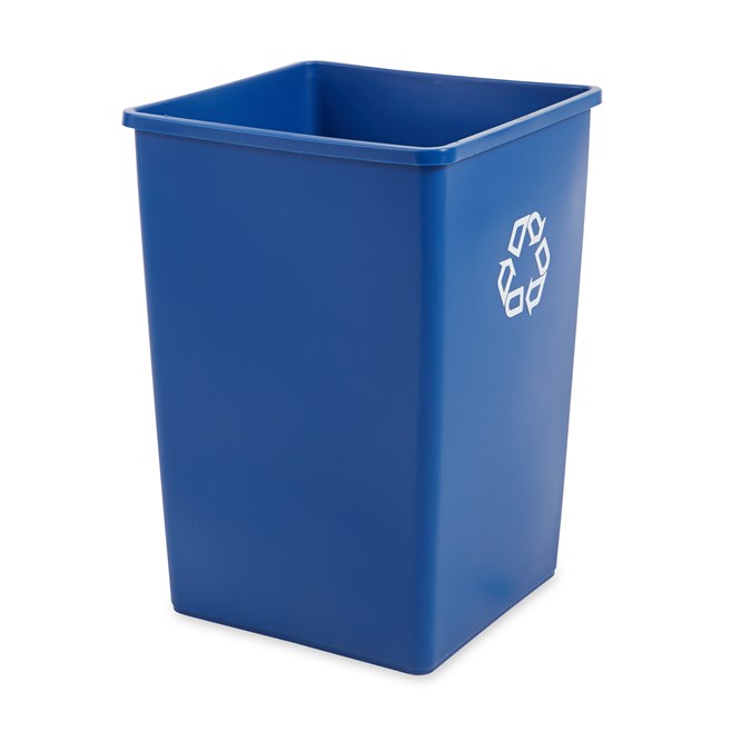 El contenedor de reciclaje Rubbermaid Commercial Untouchable® es perfecto para su uso en áreas que generan residuos de papel como cerca de impresoras, en imprentas y en salas de gestión del correo. El contenedor de reciclaje cuadrado contiene resina reciclada posconsumo (PCR) que excede las directrices de la EPA.
