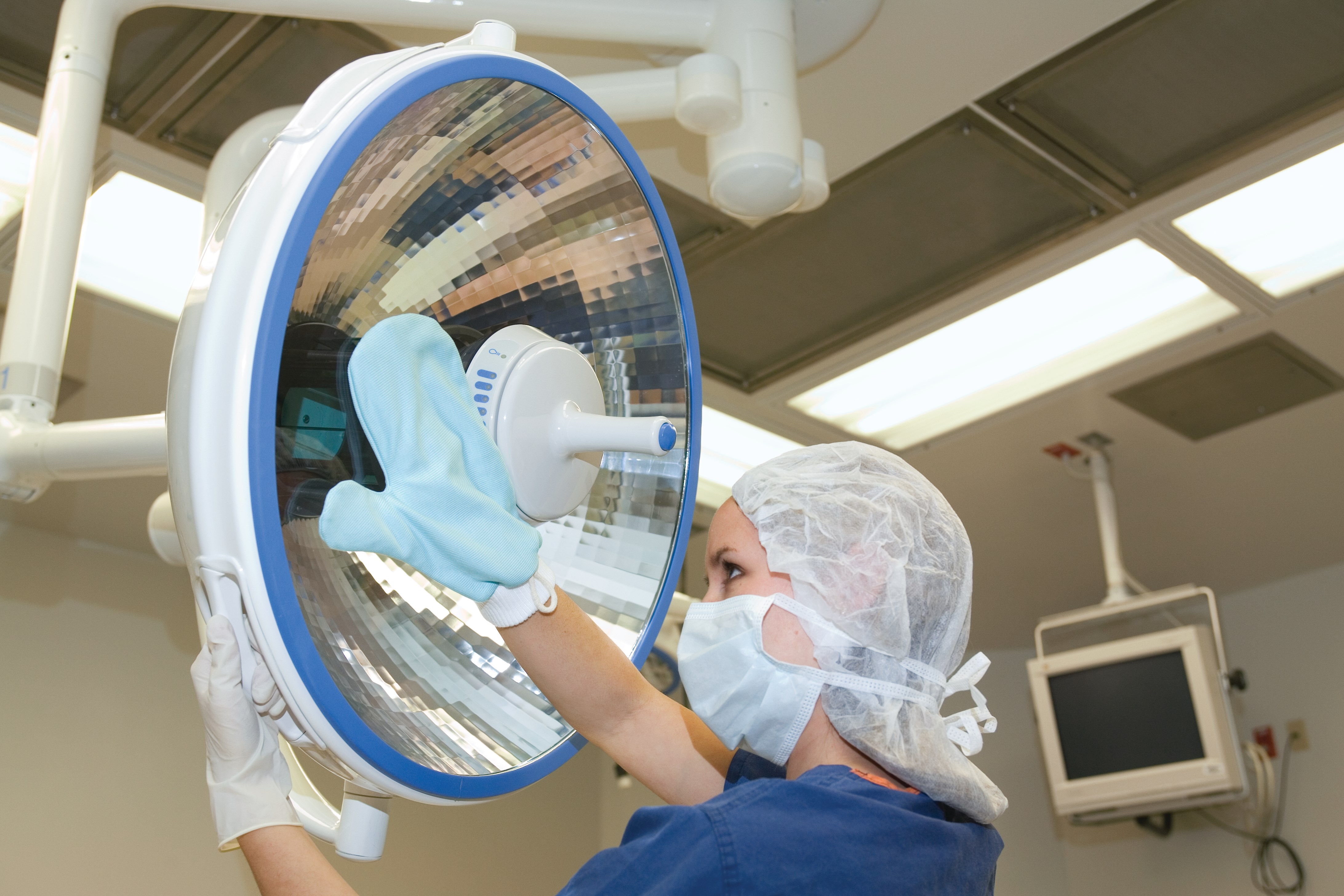 HYGEN™ Microfiber Mitts are designed with premium microfiber construction that leaves no trace of scratches or lint residue behind on glass or mirrored surfaces. The mitts are double-sided to help make cleaning easier in crevices and around irregular surfaces.