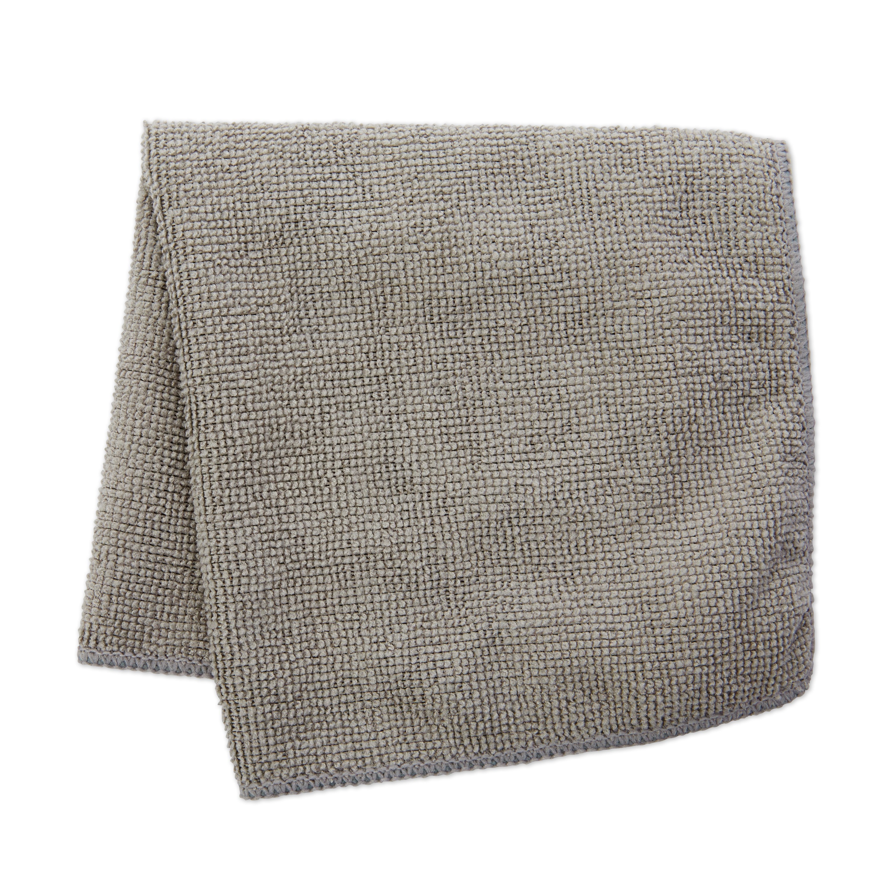 Rubbermaid Commercial Light Commercial Microfiber Cloths are proven to remove 99.9% of microbes and eliminates the food source for pathogens to break the chain of infection. This quality microfiber product is great for less-demanding users and helps reduce the risk of healthcare-associated infections.