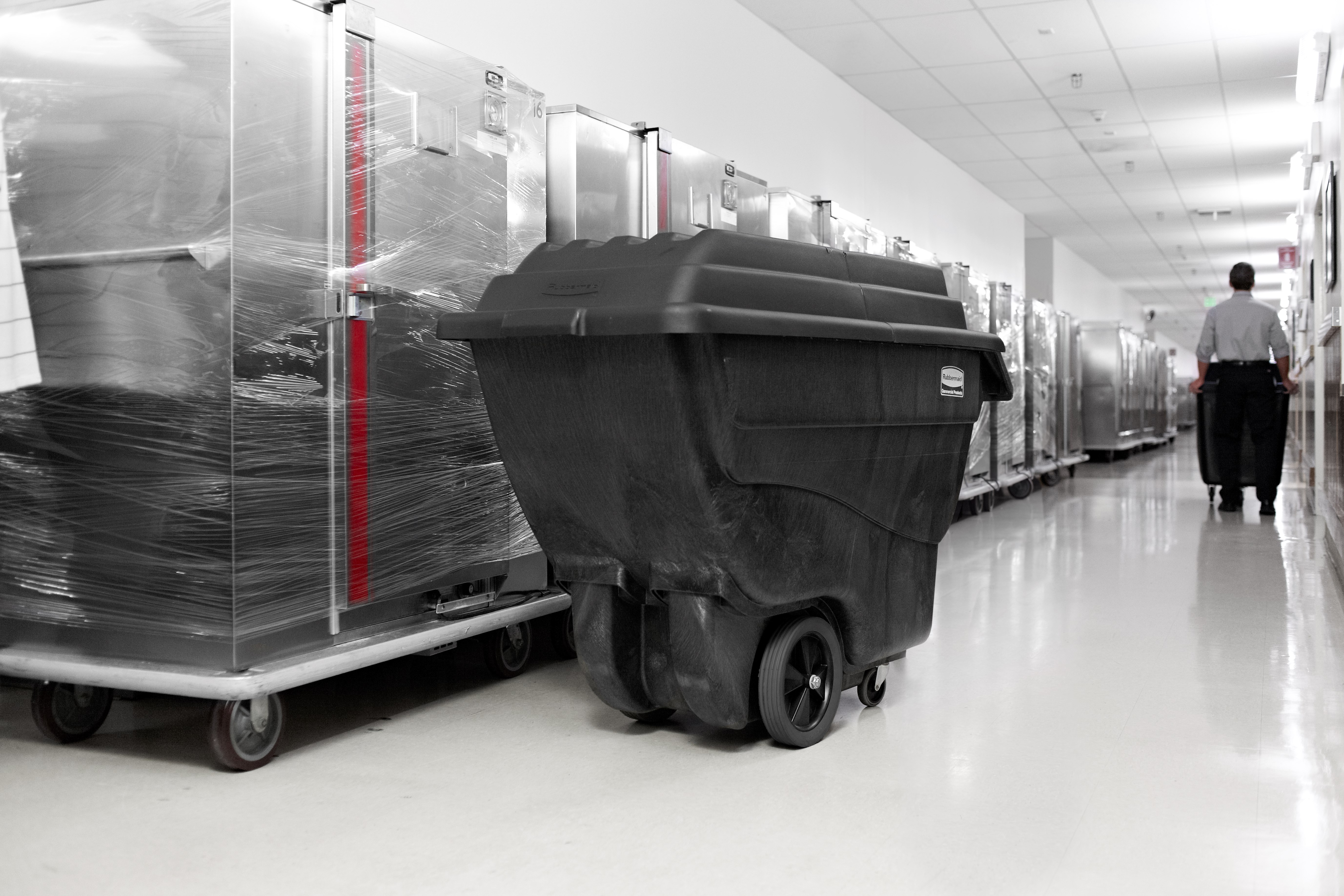 Xe tải ben nghiêng thương mại Rubbermaid, cấu trúc xốp, có kết cấu bền chắc công nghiệp để vận chuyển tải trọng nặng lên tới 450 lbs.