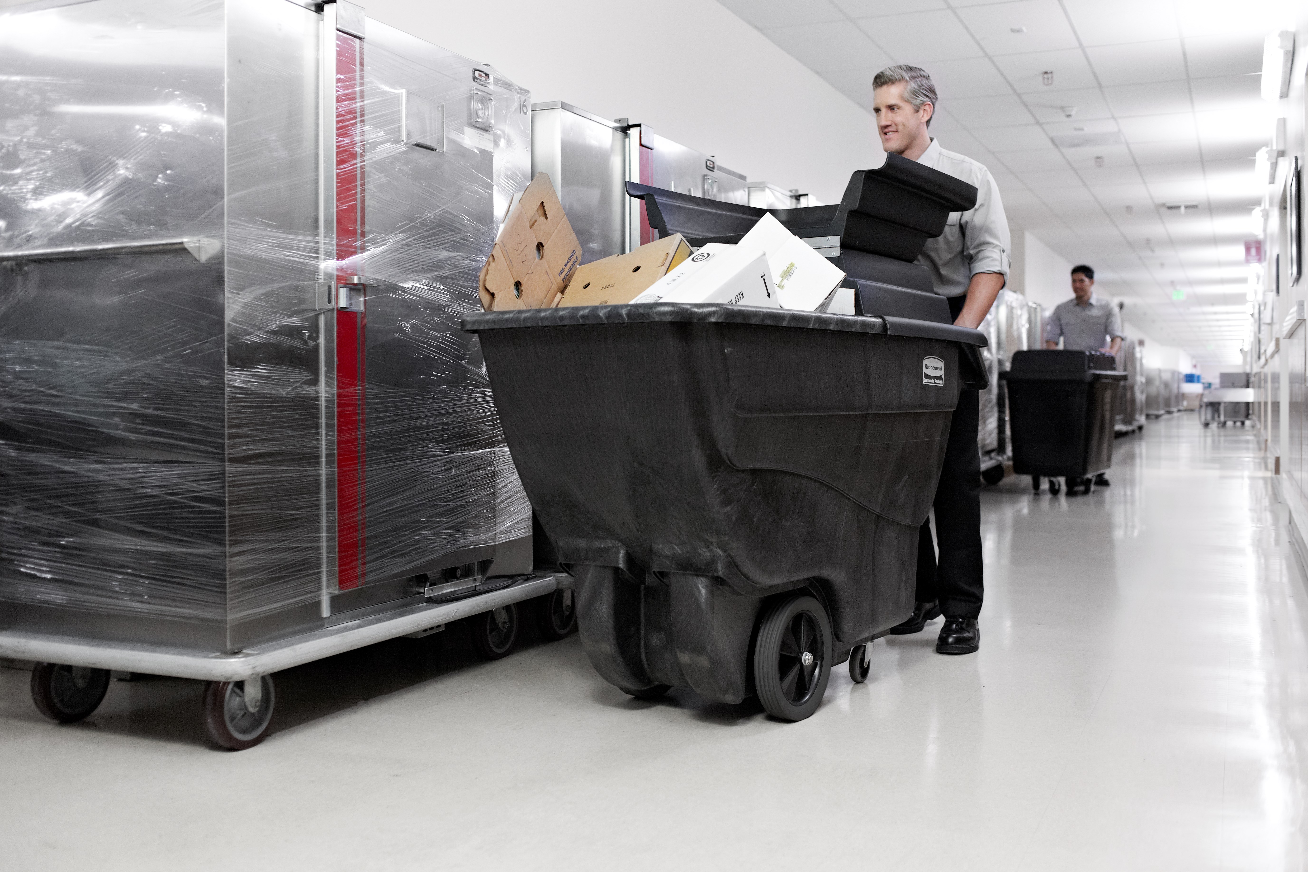 Xe tải ben nghiêng thương mại Rubbermaid, cấu trúc xốp, có kết cấu bền chắc công nghiệp để vận chuyển tải trọng nặng lên tới 450 lbs.