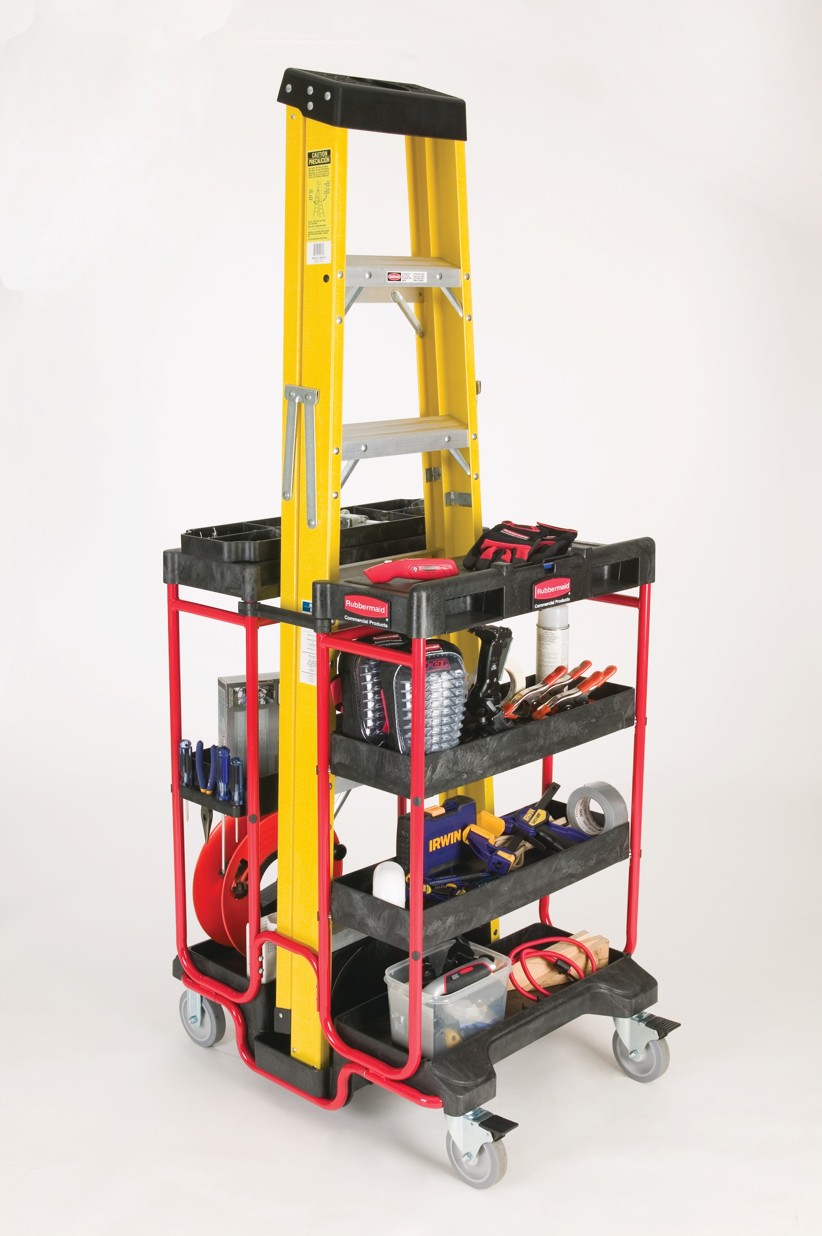 รถเข็นบันไดเชิงพาณิชย์ Rubbermaid ให้การเคลื่อนย้ายที่สะดวกมากขึ้น การเข้าถึงที่ได้รับการปรับปรุง การจัดการบันไดอย่างปลอดภัย และลดความต้องการพื้นที่จัดเก็บให้เหลือน้อยที่สุด