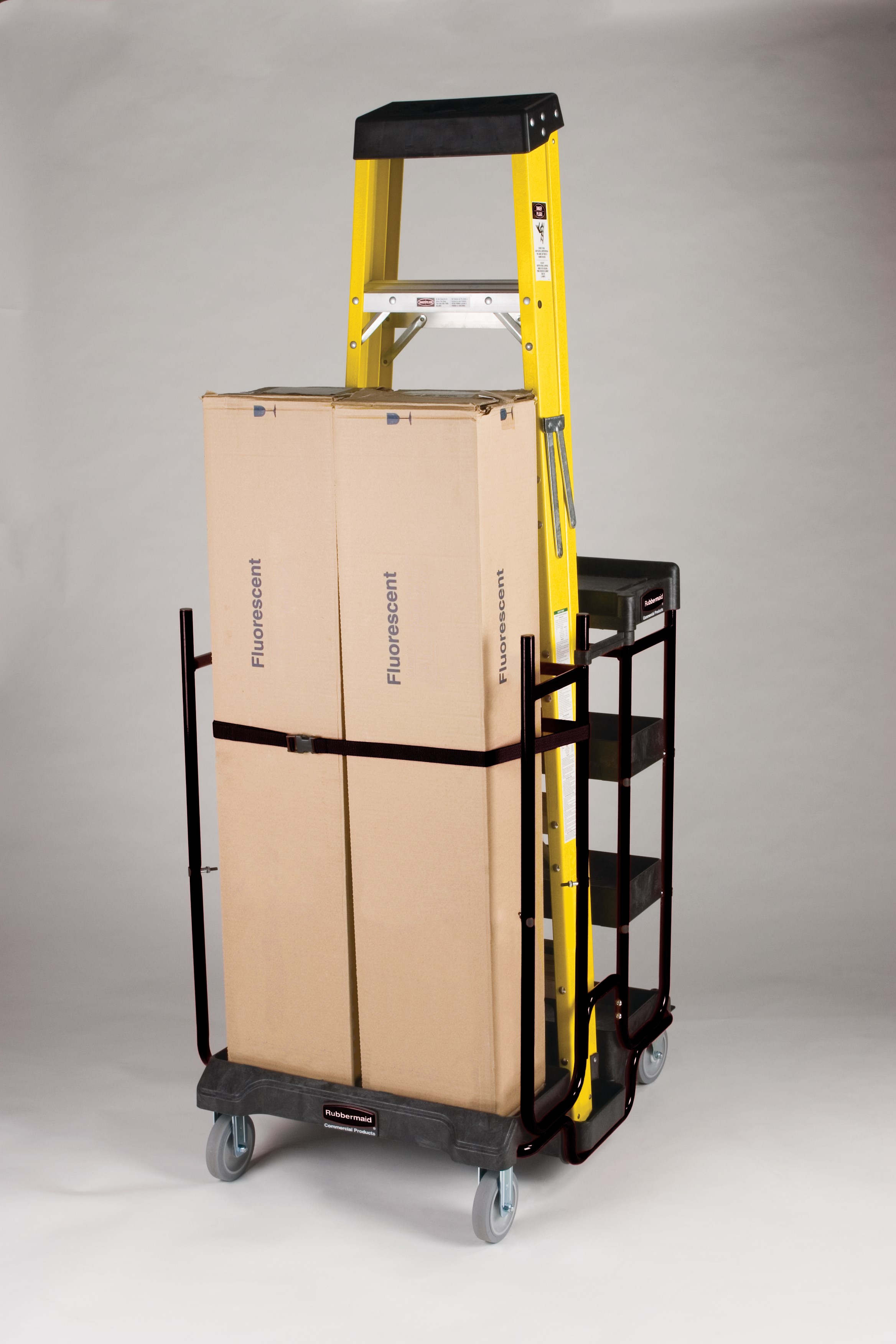 รถเข็นบันไดเชิงพาณิชย์ Rubbermaid ให้การเคลื่อนย้ายที่สะดวกมากขึ้น การเข้าถึงที่ได้รับการปรับปรุง การจัดการบันไดอย่างปลอดภัย และลดความต้องการพื้นที่จัดเก็บให้เหลือน้อยที่สุด