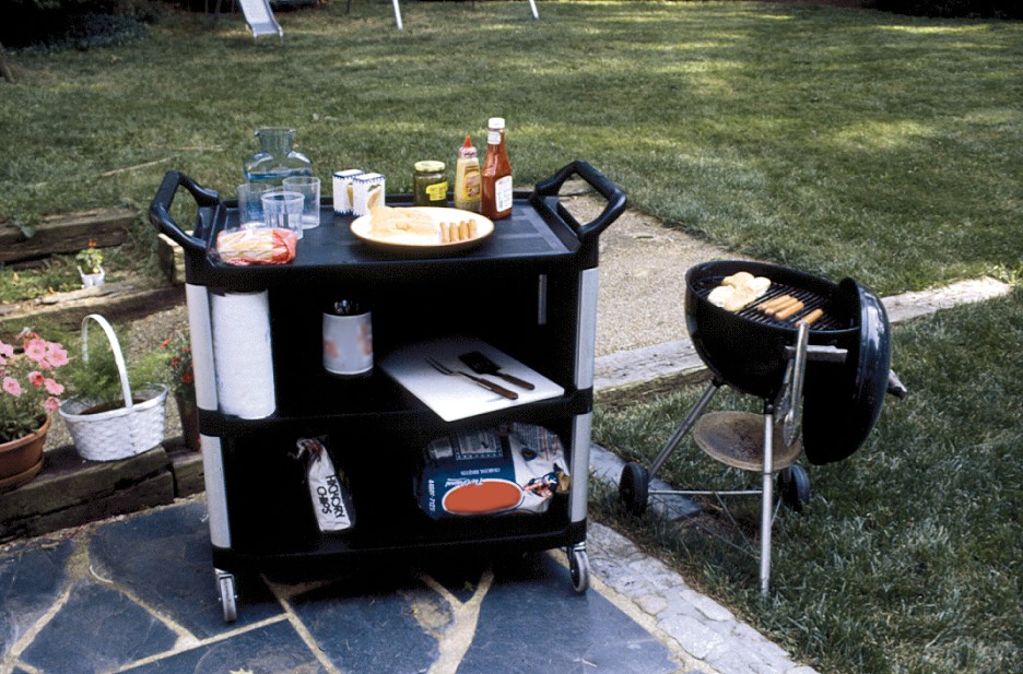 The Rubbermaid Commercial Xtra Utility Cart is ideal for providing table service or similar tasks.
