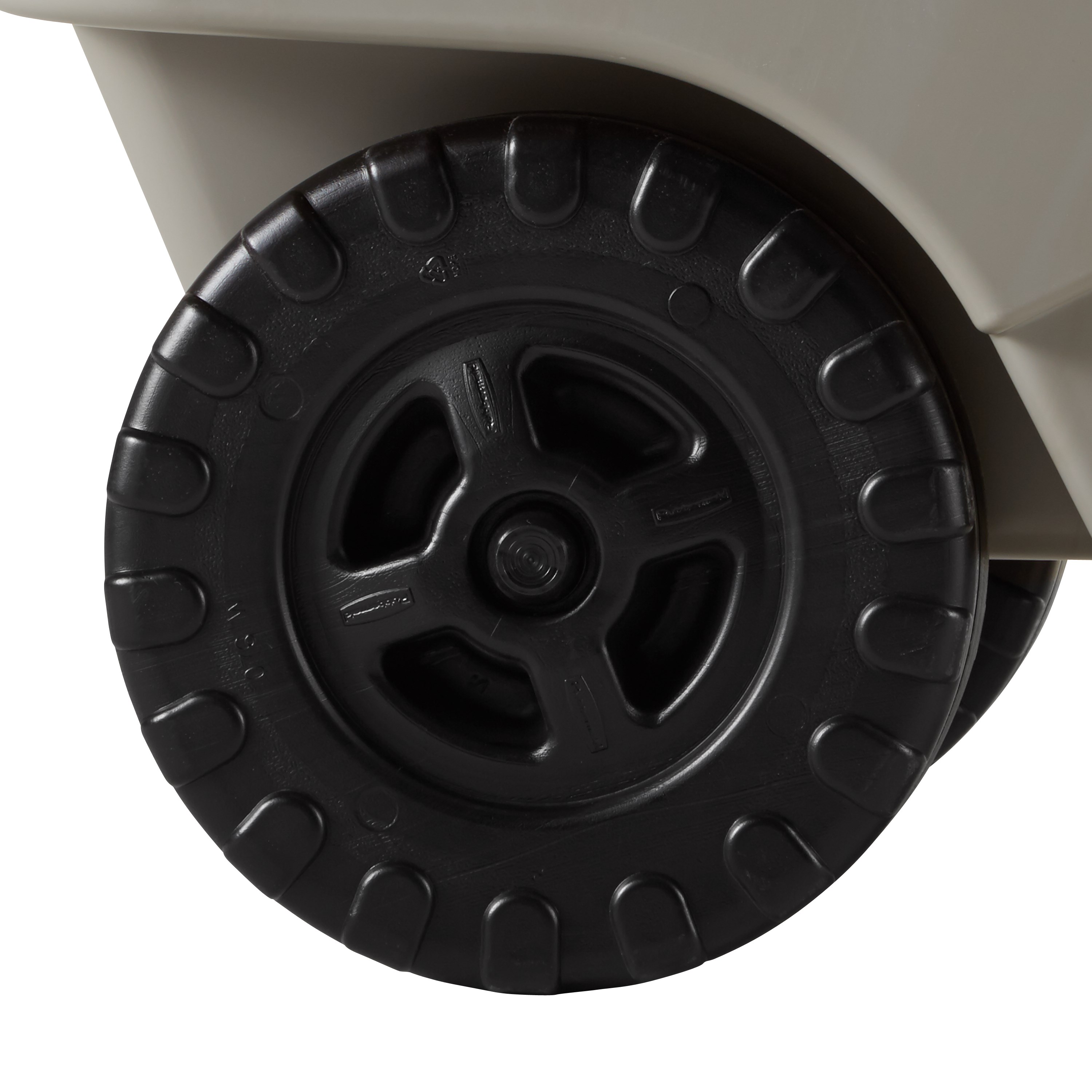 The Rubbermaid Commercial Products Roughneck Lawn Cart is an easy-to-lift and dump wheelbarrow with ergonomically placed handles for added comfort.