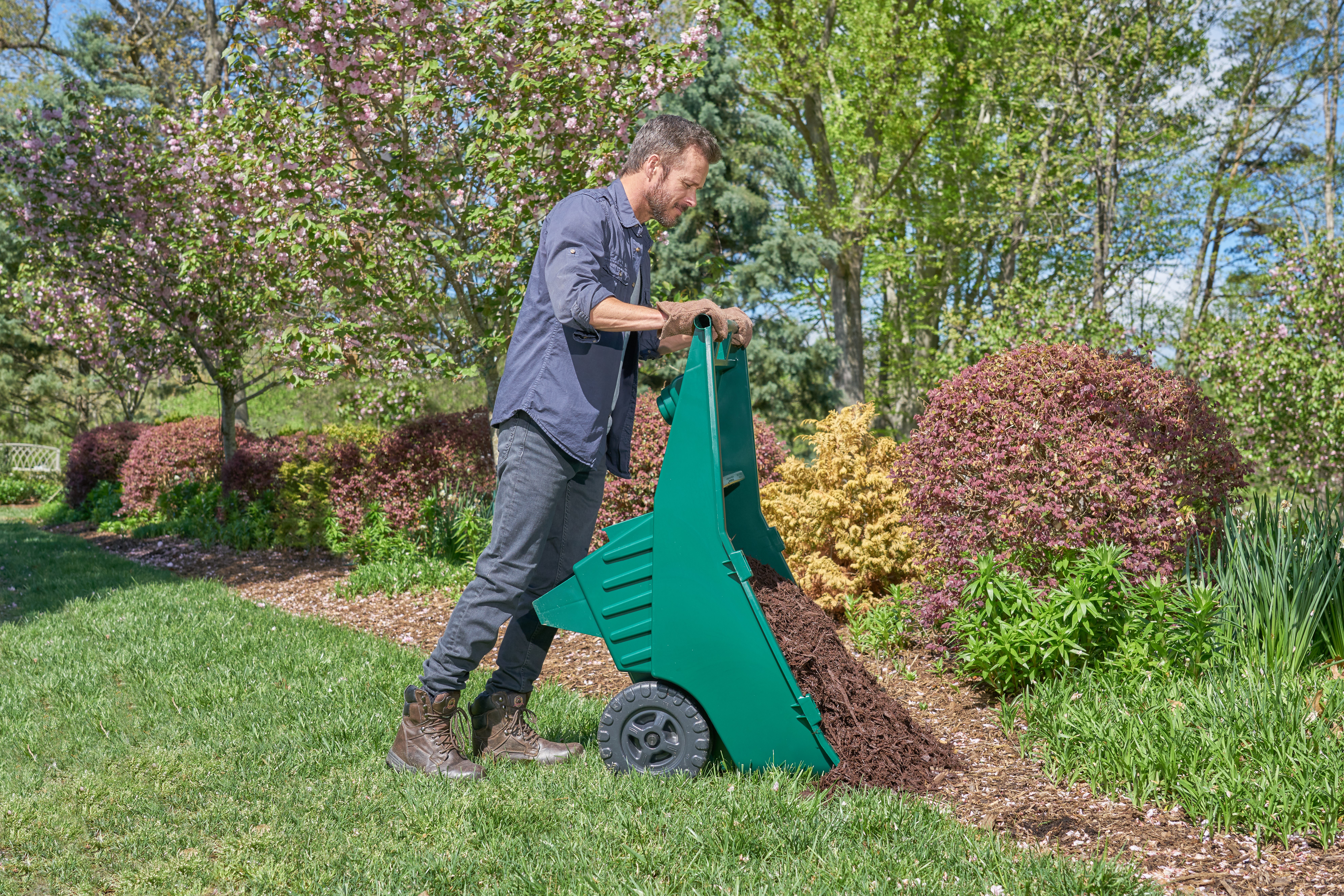 The Rubbermaid Commercial Products Roughneck Lawn Cart is an easy-to-lift and dump wheelbarrow with ergonomically placed handles for added comfort.