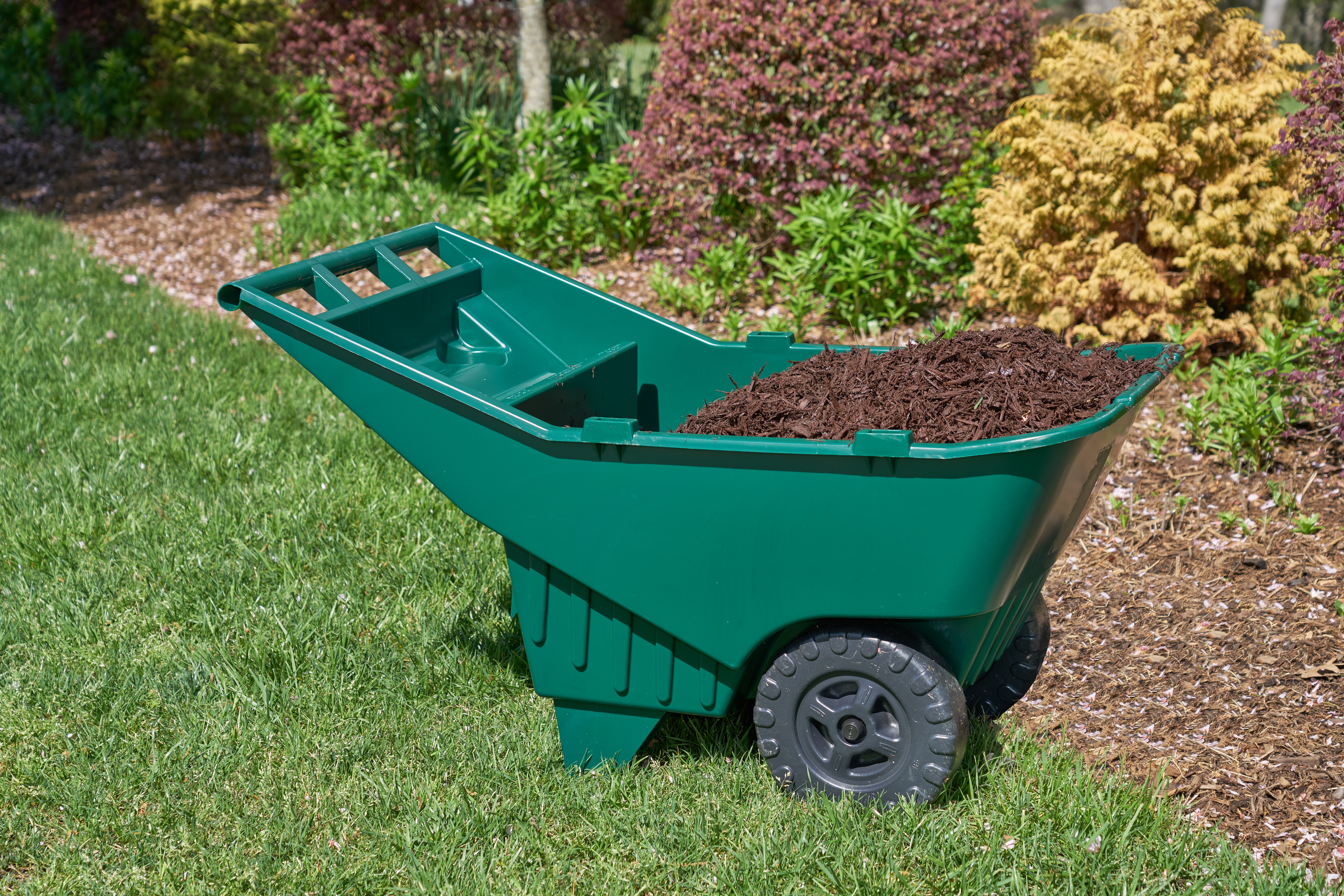 The Rubbermaid Commercial Products Roughneck Lawn Cart is an easy-to-lift and dump wheelbarrow with ergonomically placed handles for added comfort.