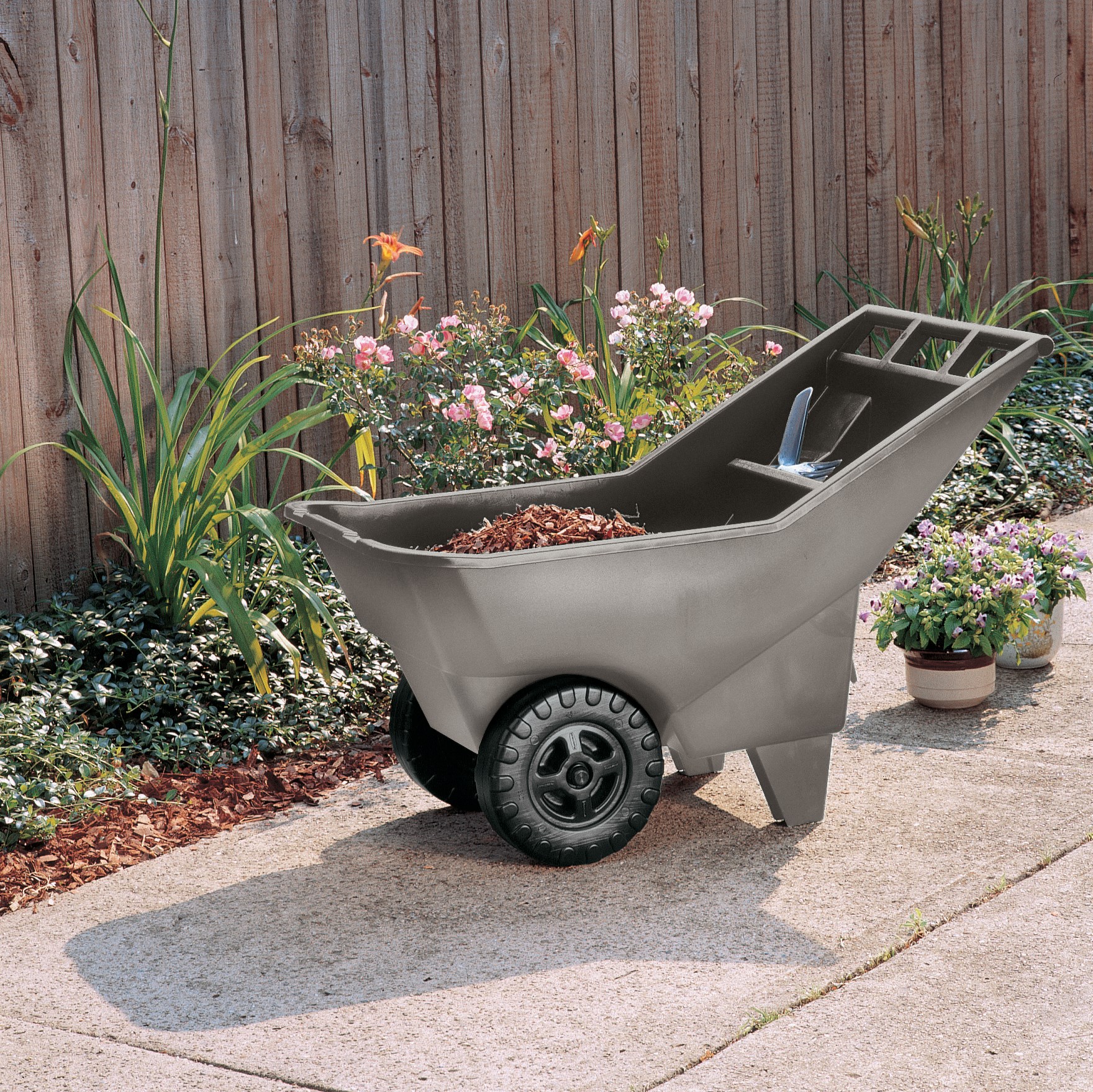 Rubbermaid Commercial Roughneck Lawn Cart 3.25 cubic foot, 200 lb. capacity