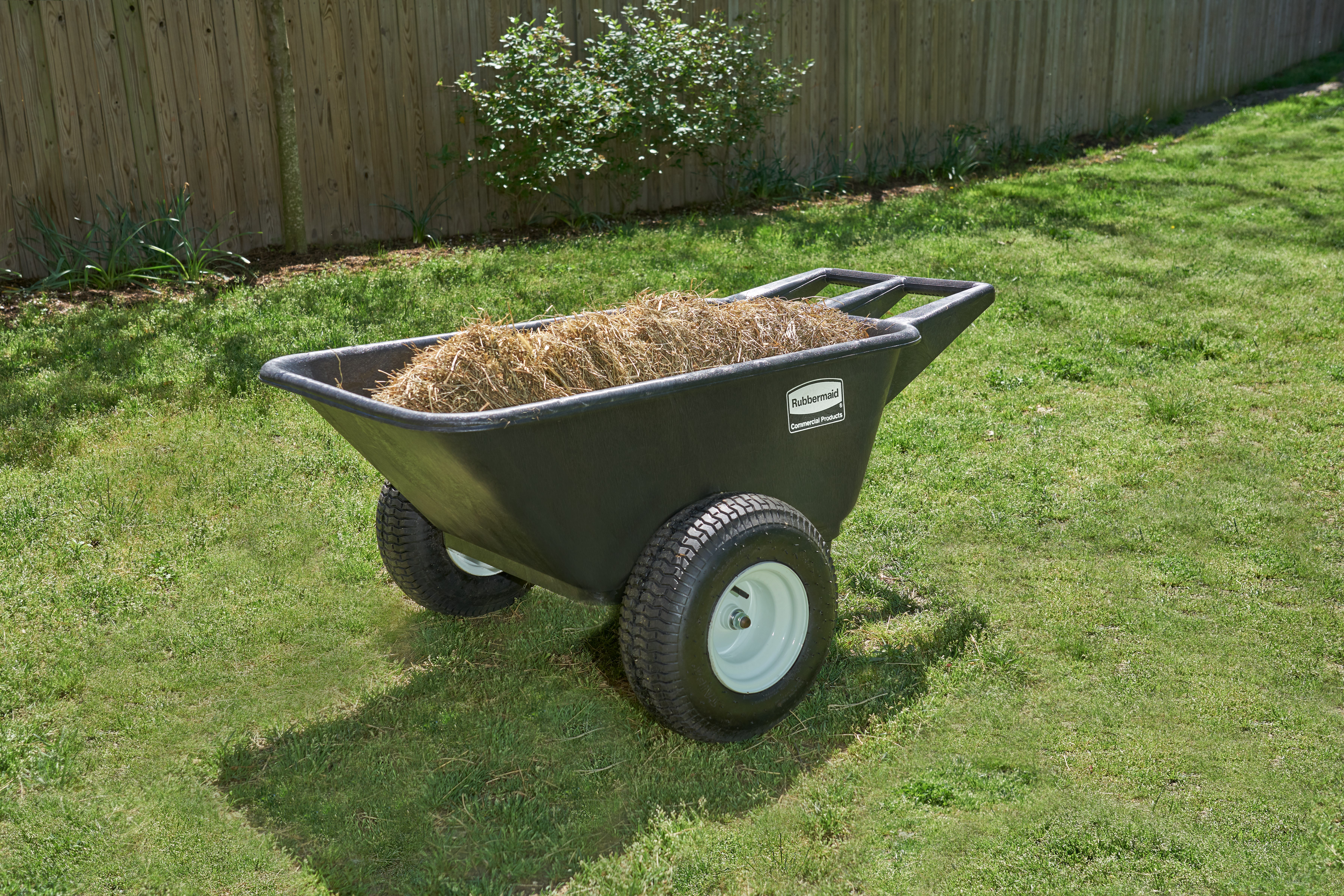 Rubbermaid Commercial Big Wheel Cart is a professional-grade wheelbarrow that can support up to 700 lbs.