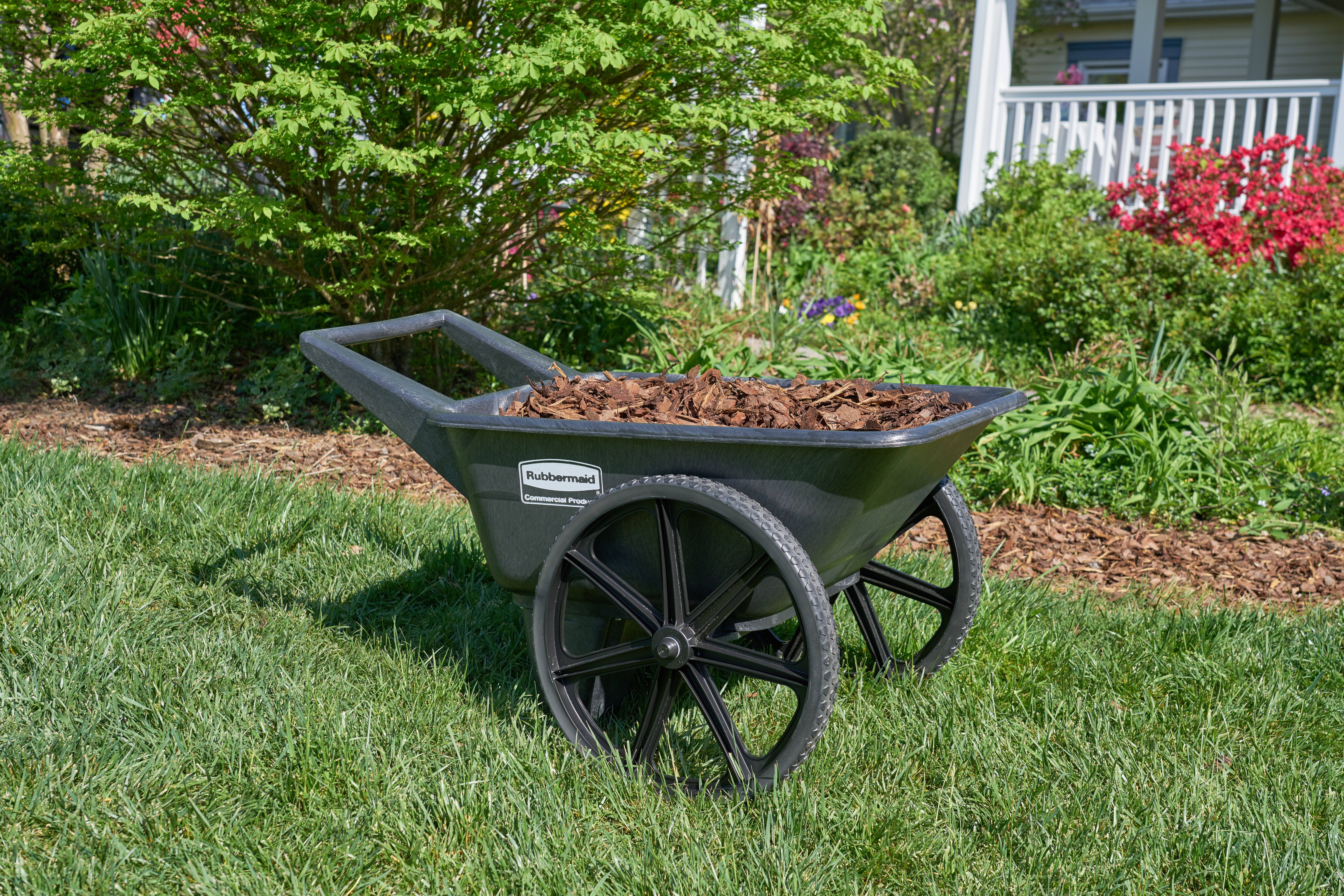 The 4 cu ft. Big Wheel Cart is an outdoor material handling solution with a 200 lb. capacity. This professional grade wheel barrow is designed for heavy-duty, long-lasting use.