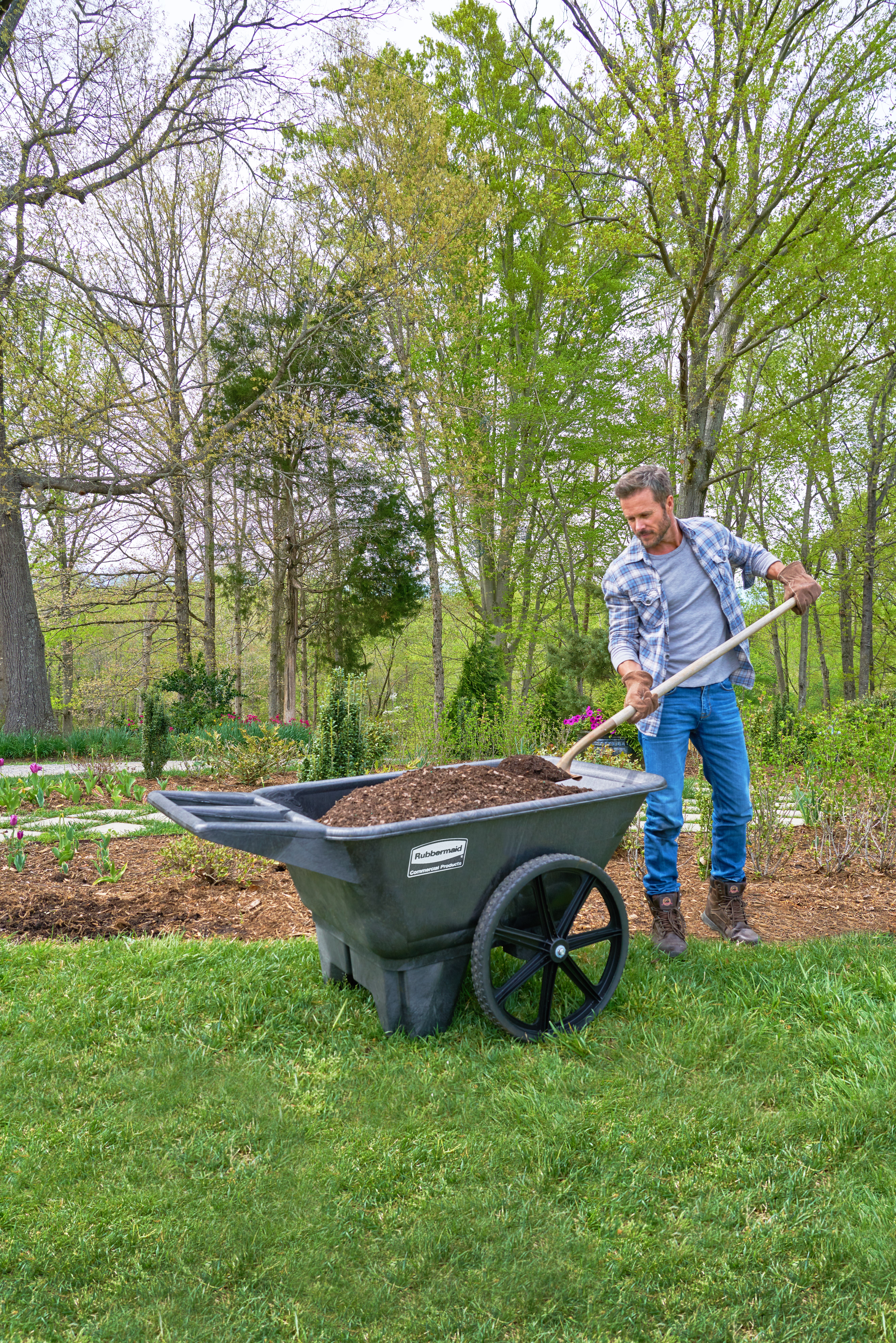 The Rubbermaid Commercial Big Wheel Cart is a professional-grade wheelbarrow that can support up to 300 lbs.