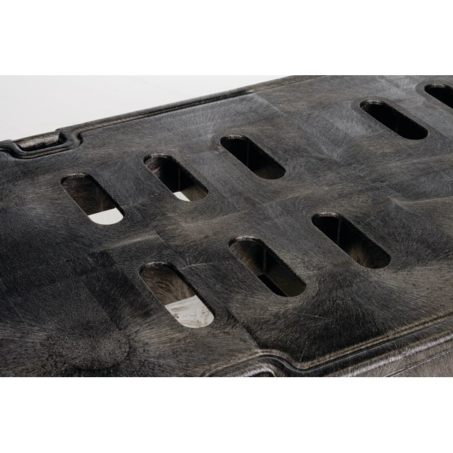 Perfect for storing frozen, cold, or dry goods off of the floor.