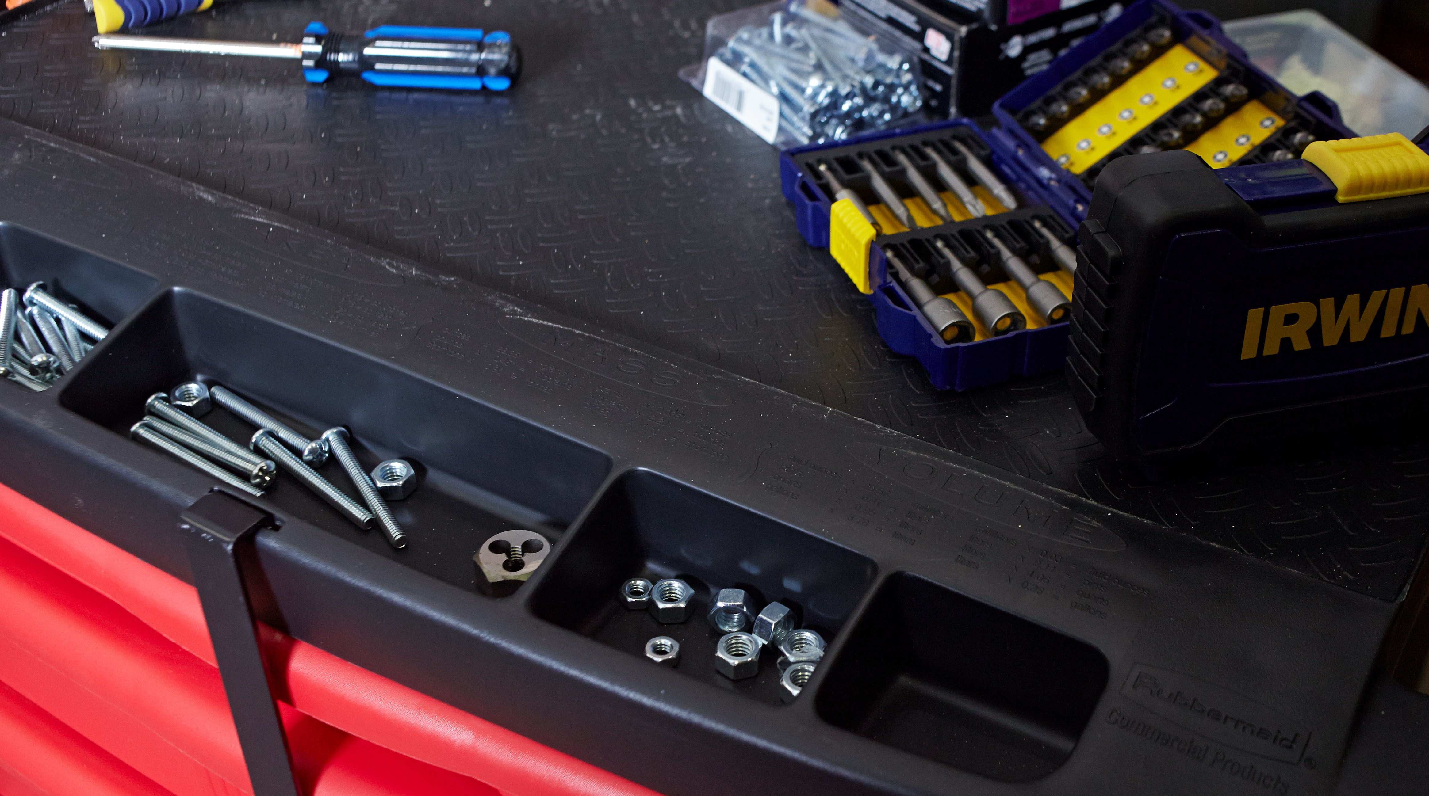 5서랍 모바일 워크 센터는 도구 수납이 용이한 종합 모바일 워크벤치입니다.