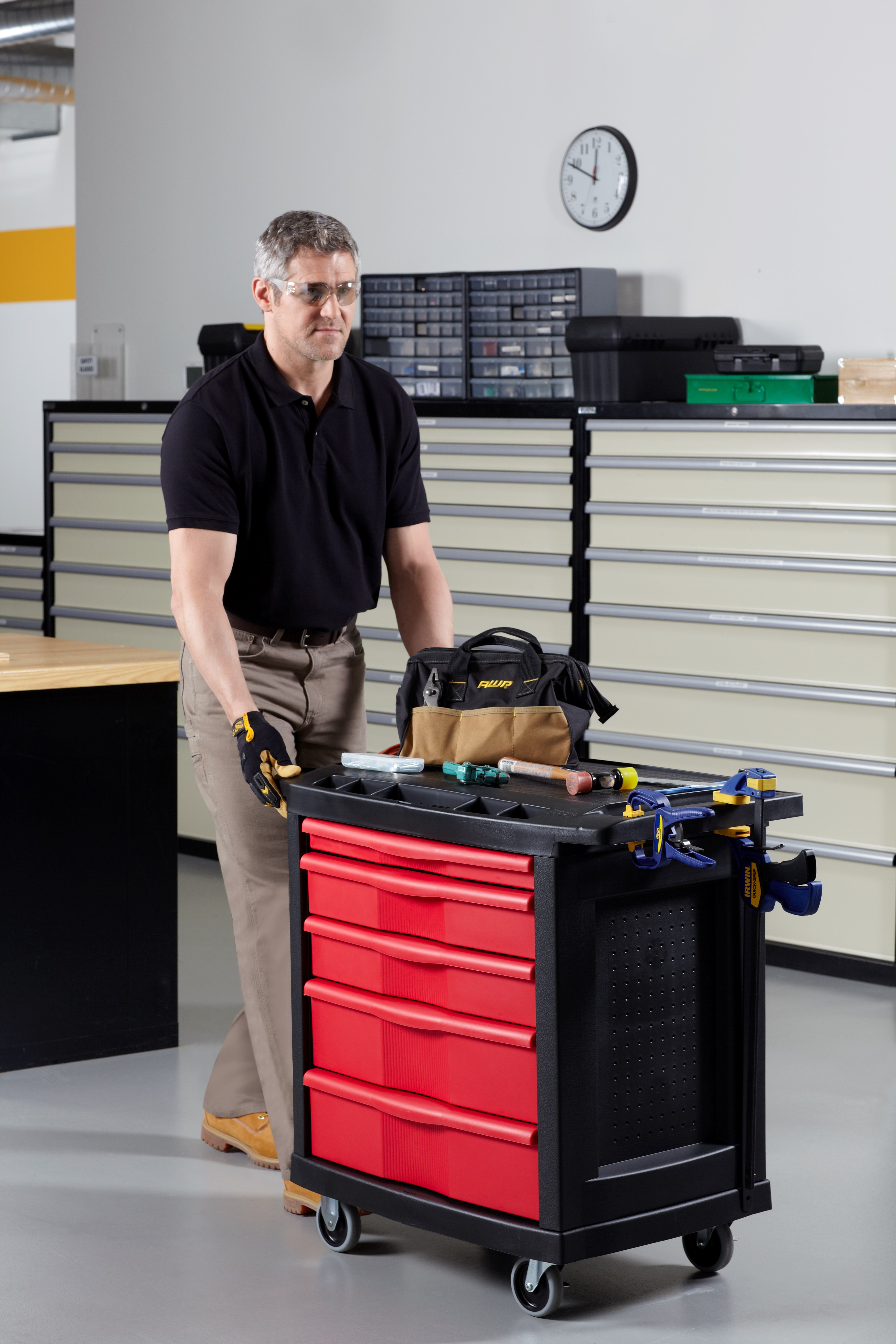 5서랍 모바일 워크 센터는 도구 수납이 용이한 종합 모바일 워크벤치입니다.