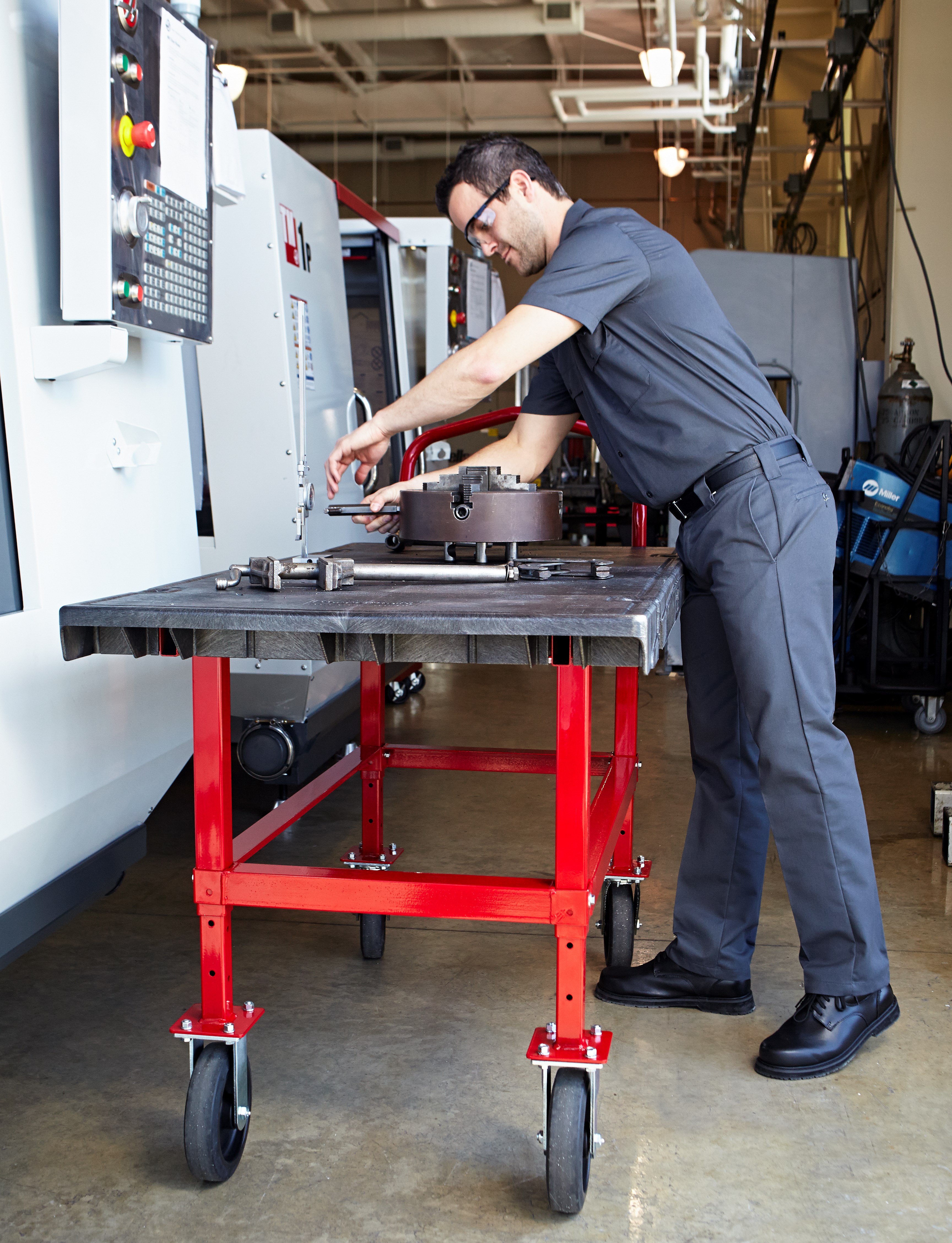 The Rubbermaid Commercial Work Height Platform 24"X36" with 6"TPR casters, 2000 lb. capacity