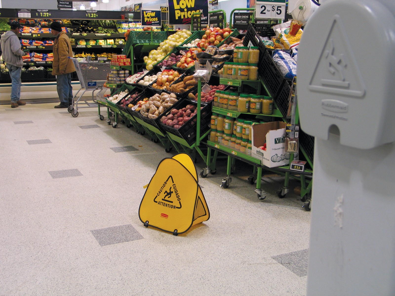 Large cone folds with a simple twist and slides into compact shell for handy storage. Multilingual safety communication utilizes ANSI/OSHA-compliant color and graphics.