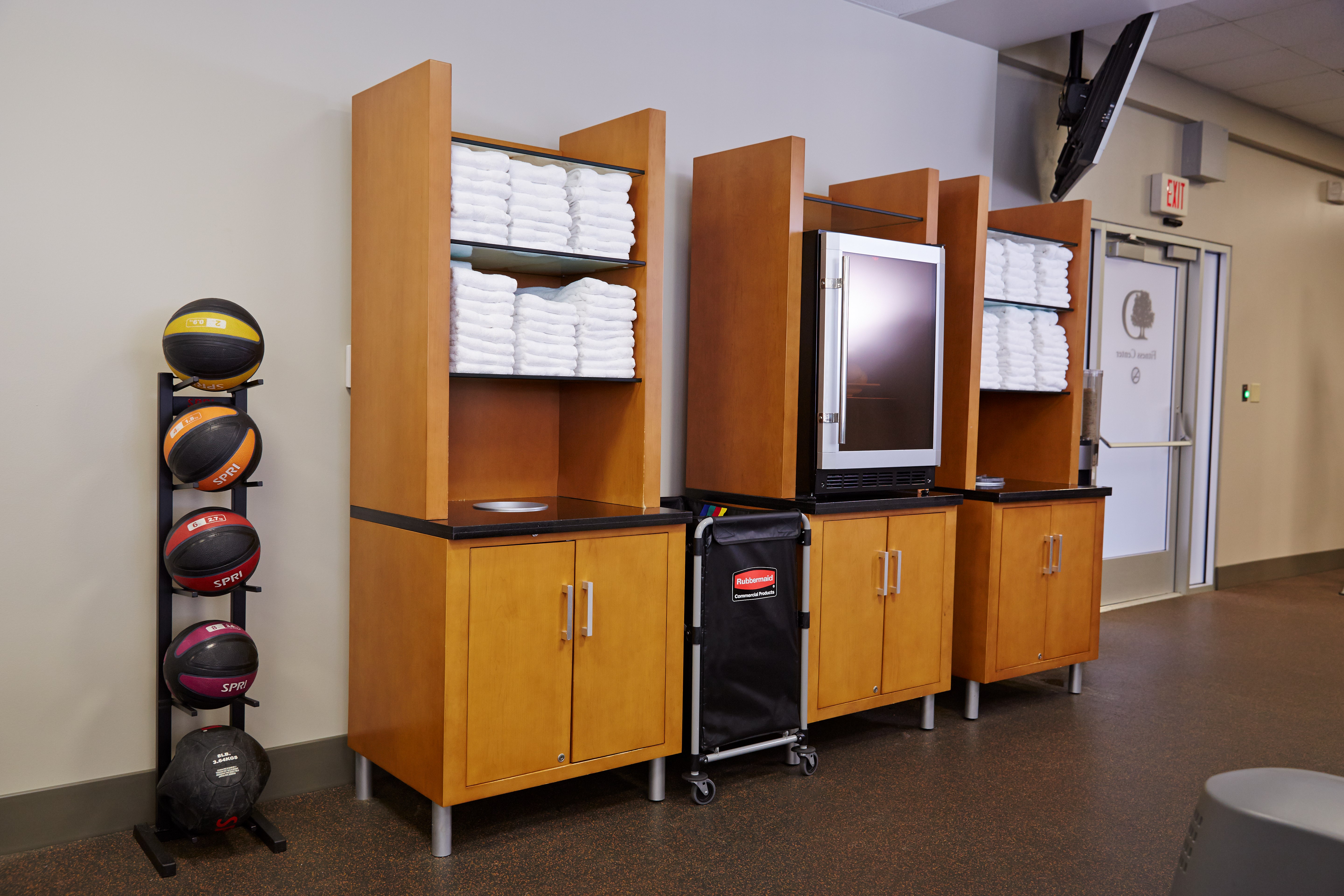 The Rubbermaid Commercial 1881749 Executive Series Collapsible X-Cart Basket, 4-Bushel, 220 lbs load capacity, Black.