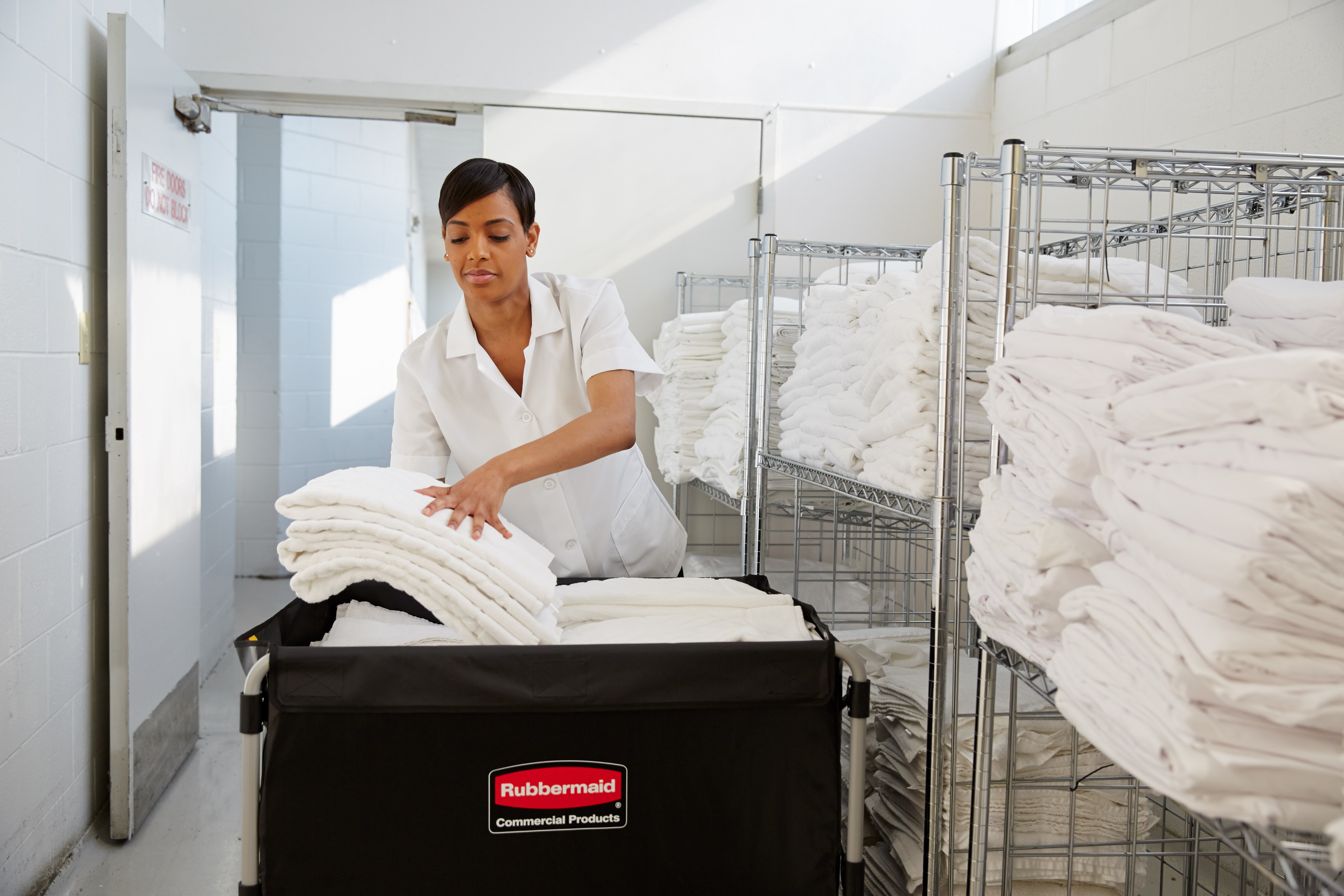 The Rubbermaid Commercial 1881750 Executive Series Collapsible X-Cart Basket, 8-Bushel, 220 lbs load capacity, Black.