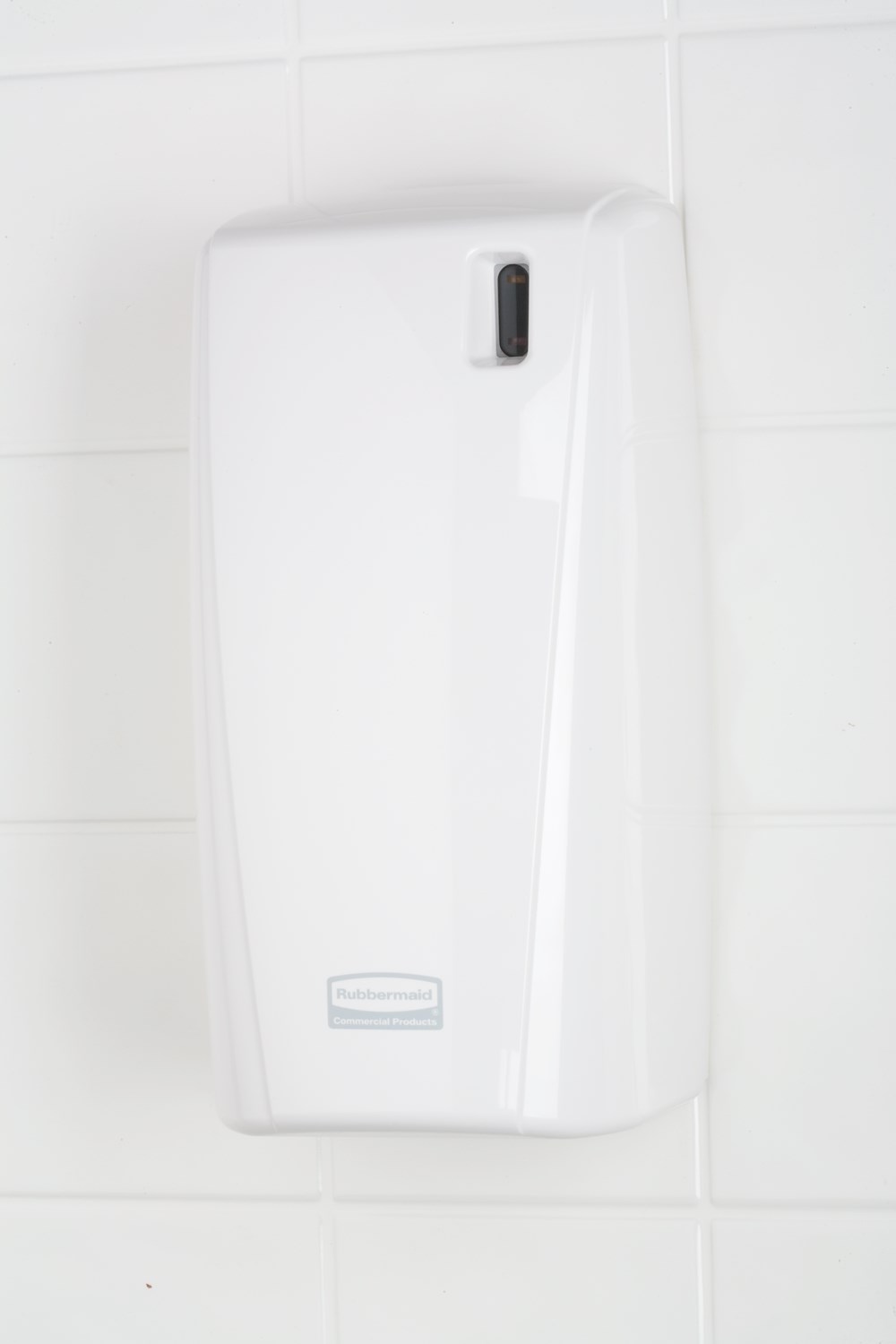 화장실과 소변기를 청소하고 탈취하는 동시에 
화장실에 깨끗하고 신선한 향기를 선사합니다.