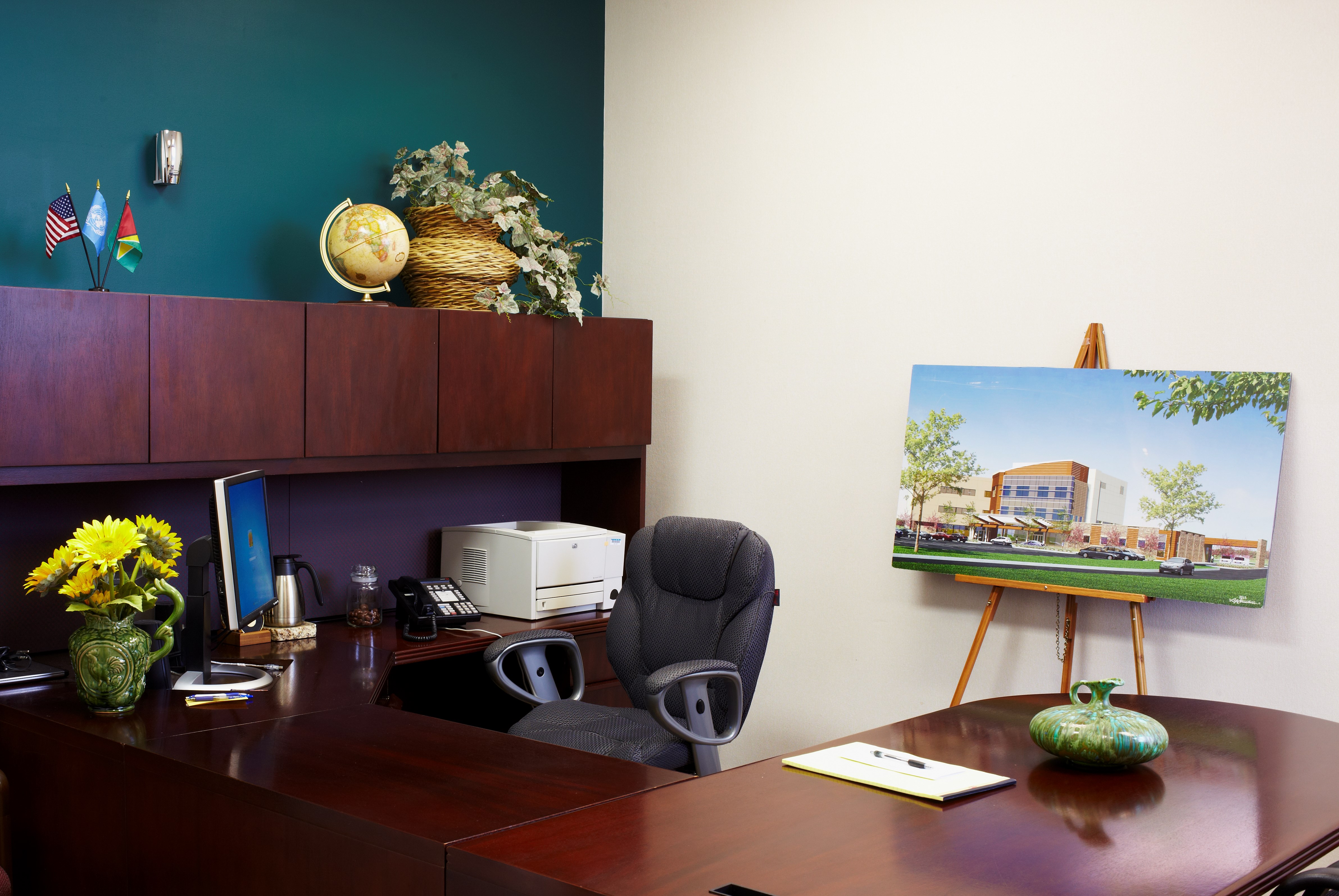 The Rubbermaid Commercial TCell™ is an odor control system that utilizes advanced fuel cell technology to deliver a precise, timed dose of high-quality fragrance for up to 60 days.