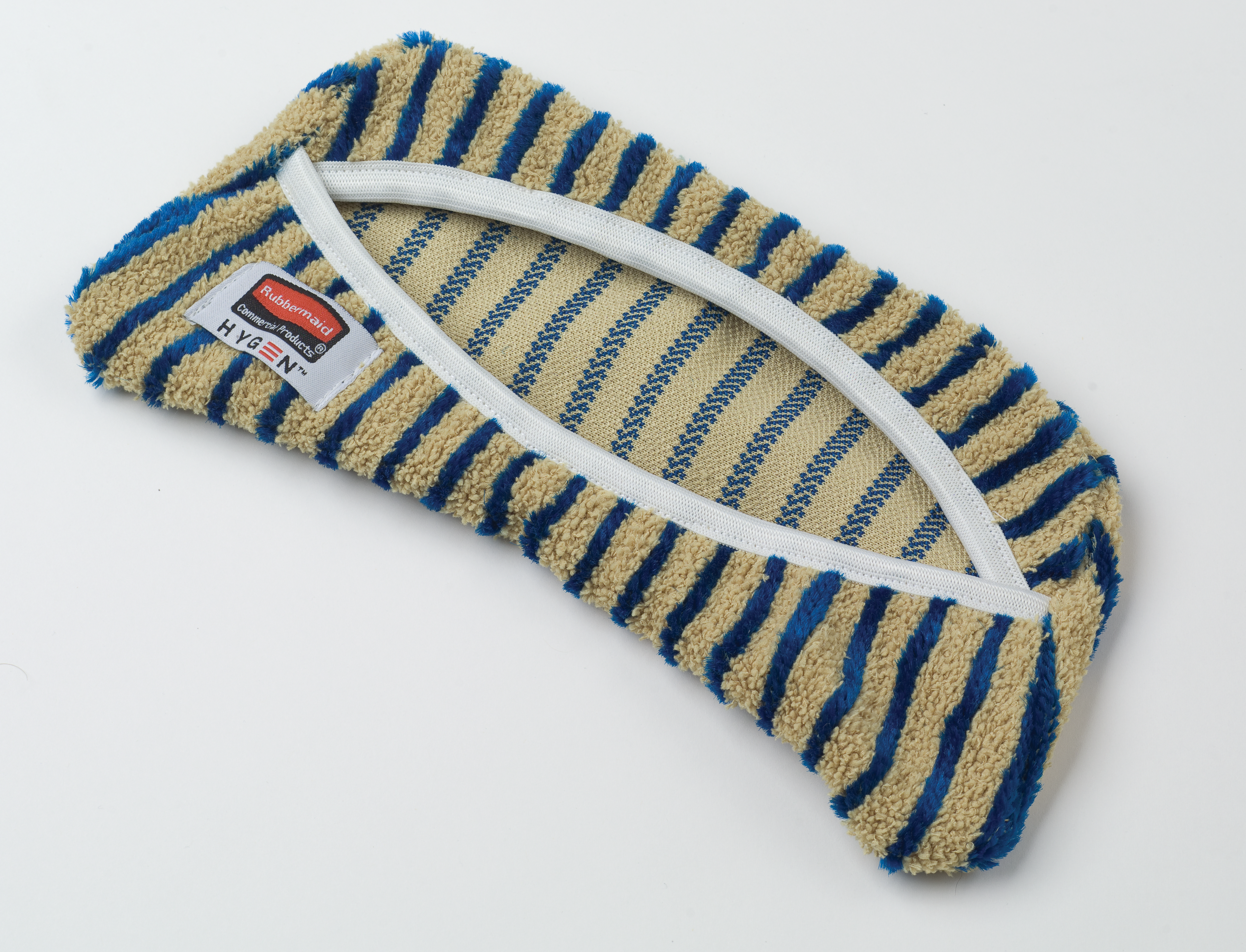 The Rubbermaid Commercial HYGEN™ Microfibre Flexi-Frame Scrubbing Cover cleans stubborn dirt and soap scum on tub and tile surfaces.