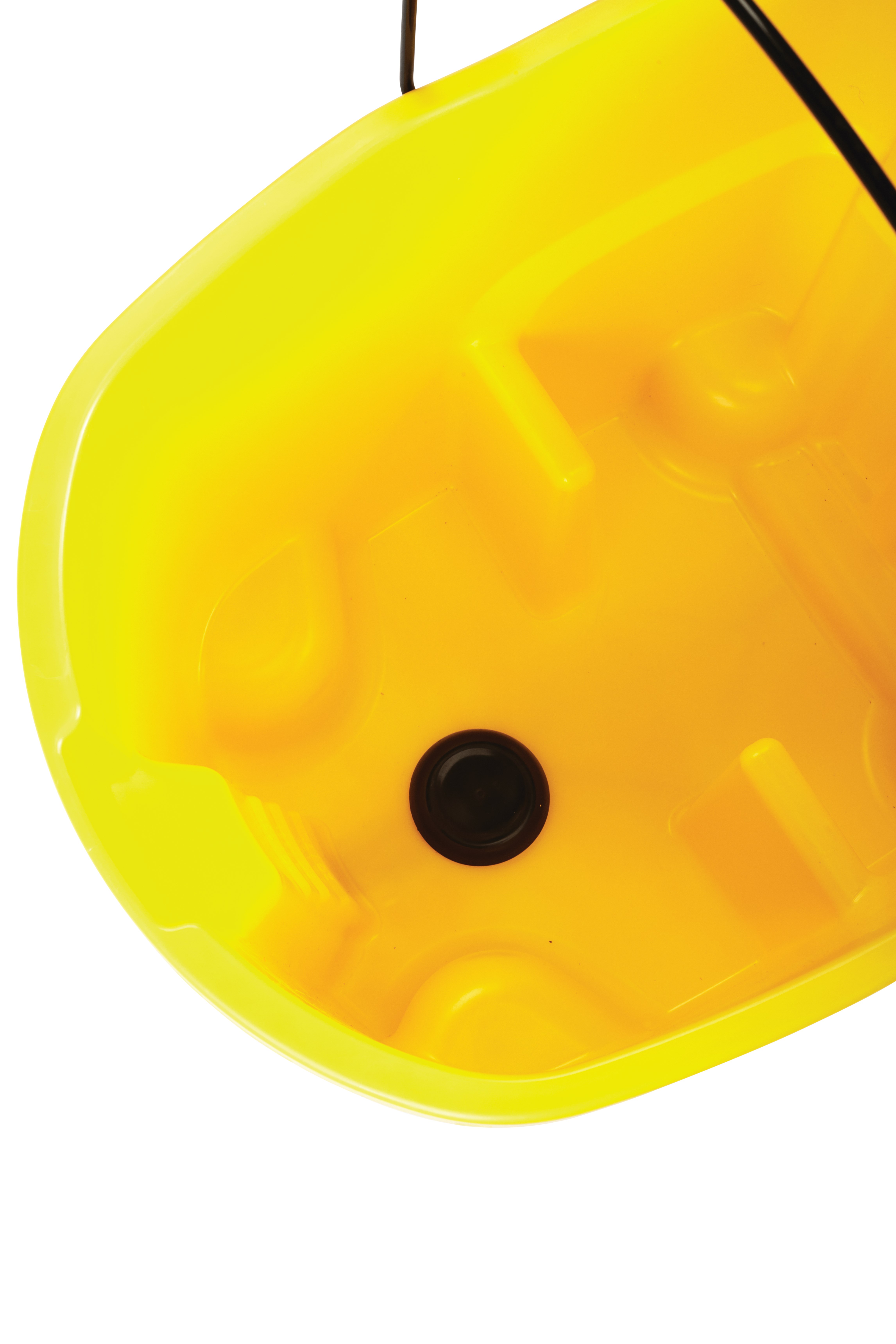 With features that surpass traditional mop buckets, the new generation of WaveBrake® helps to clean floors with less effort to get the job done safer, without sacrificing quality and durability.