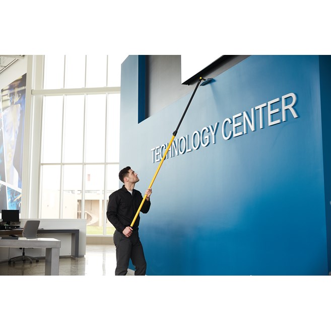 The Rubbermaid Commercial Maximizer™ cleaning tools help workers save time by reducing steps in a task, reducing the time of a step and reducing user effort.  Engineered to last and designed to perform in a variety of common spaces, Maximizer cleaning tools deliver fast, consistent results shift after shift.
