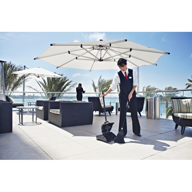 The Rubbermaid Commercial Executive Series Lobby Pro® Plastic Upright Dust Pan with Cover is ideal for use in your hotel lobby, restaurant lobby, or banquet hall.