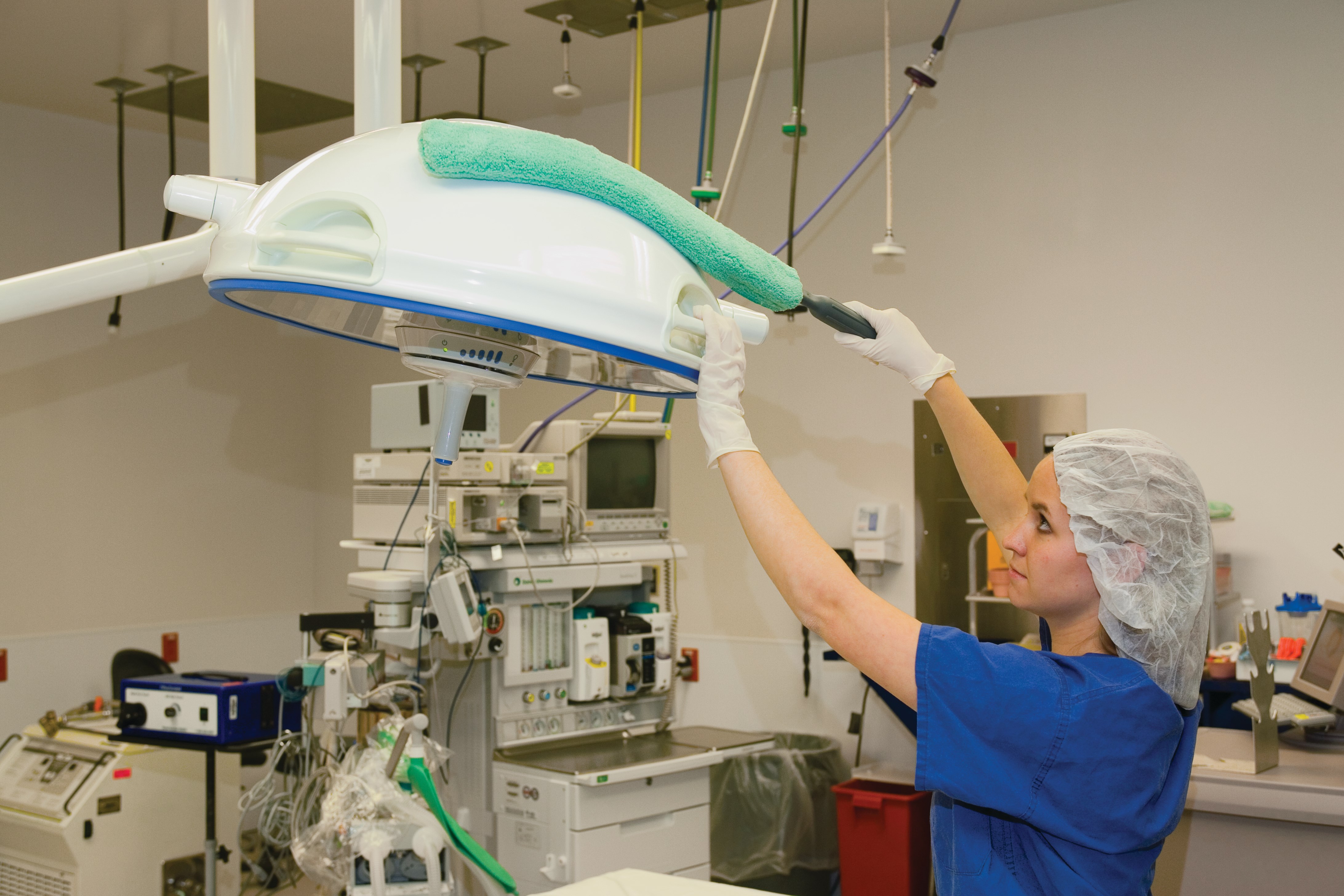 HYGEN™ Microfiber Quick-Connect Flexi-Wand and Duster helps remove dust from crevices and hard-to-reach places.