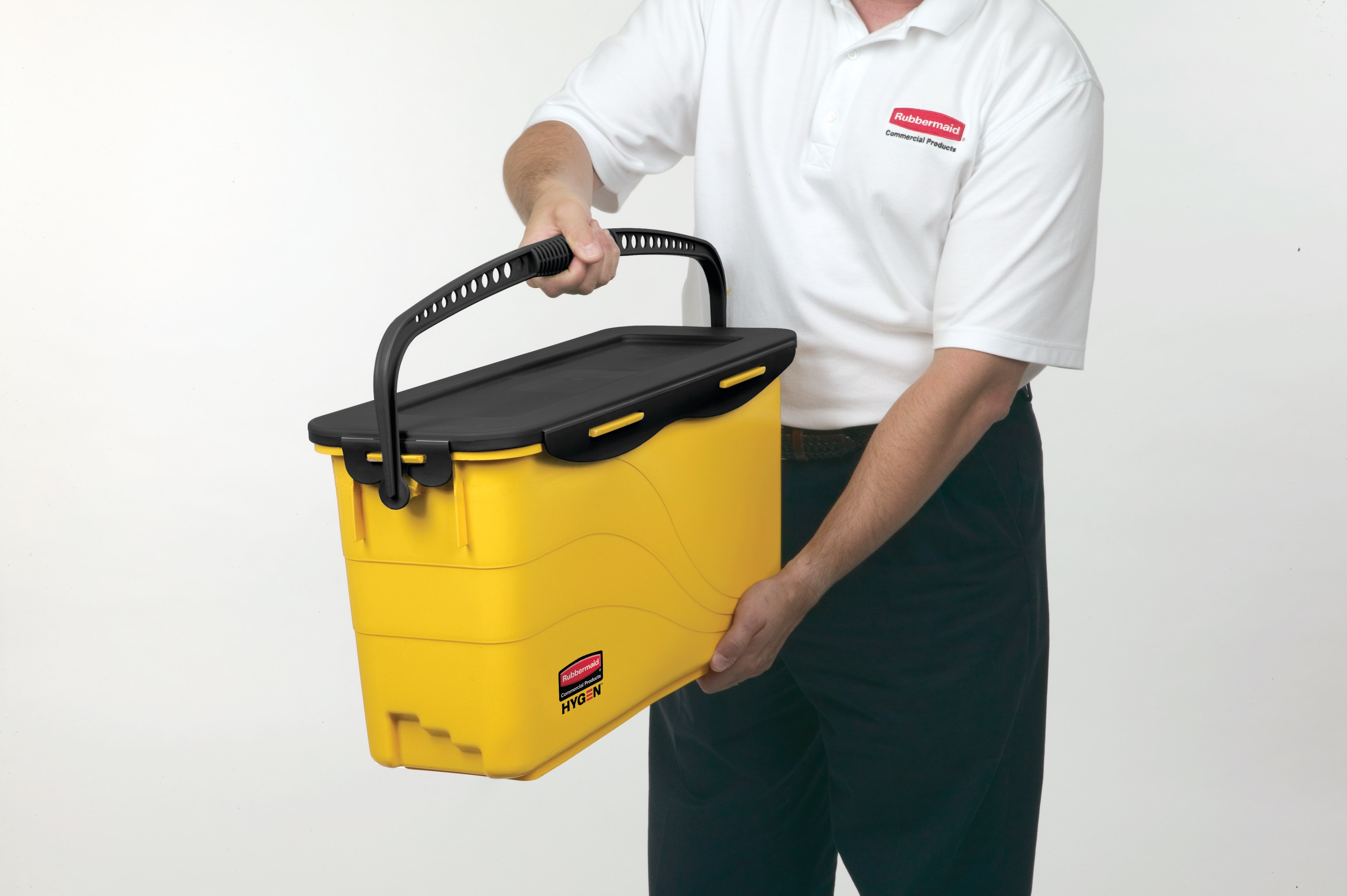 HYGEN™マイクロファイバー・チャージング・バケツ（ふるい付き）は、モップを効果的かつ人間工学的に湿らせ、高効率のフラット・モップ・クリーニング・システムを完成させます。