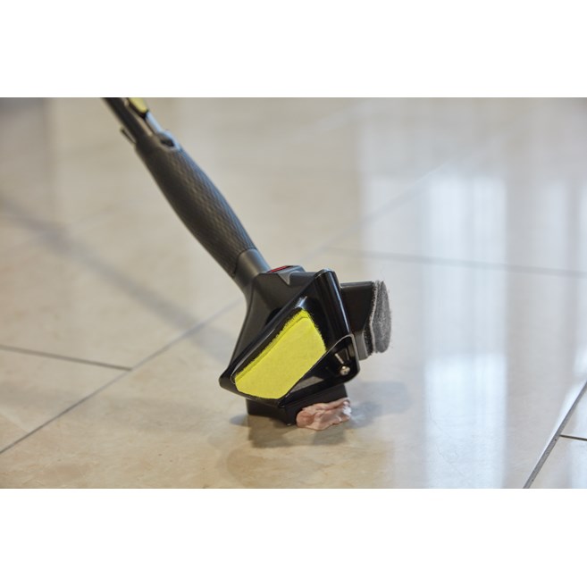 The Rubbermaid Commercial Maximizer™ cleaning tools help workers save time by reducing steps in a task, reducing the time of a step and reducing user effort.  Engineered to last and designed to perform in a variety of common spaces, Maximizer cleaning tools deliver fast, consistent results shift after shift.