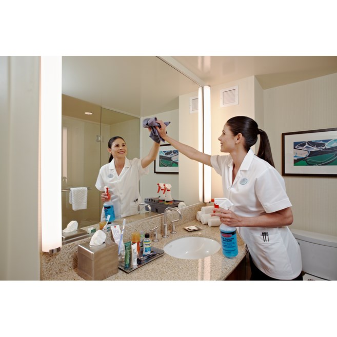 HYGEN™ Mirror and Glass Cloths are designed with premium microfiber construction that leaves no trace of scratches or lint residue behind on glass or mirrored surfaces.