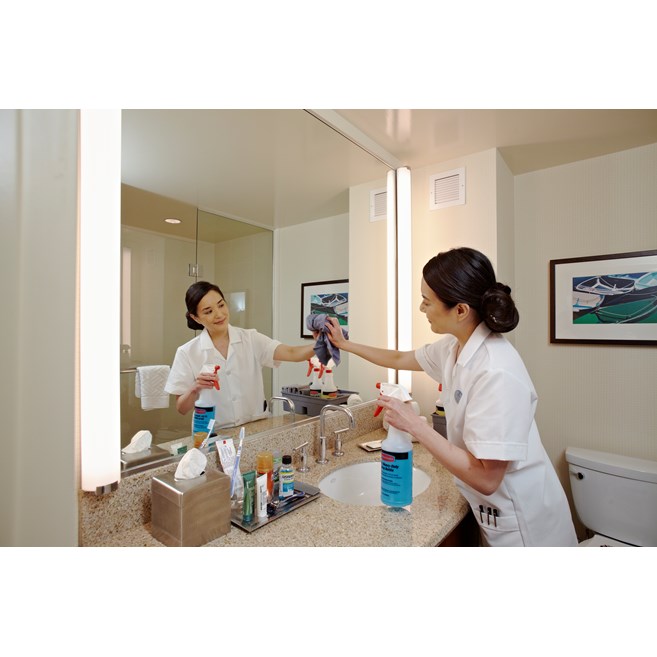 HYGEN™ Mirror and Glass Cloths are designed with premium microfiber construction that leaves no trace of scratches or lint residue behind on glass or mirrored surfaces.