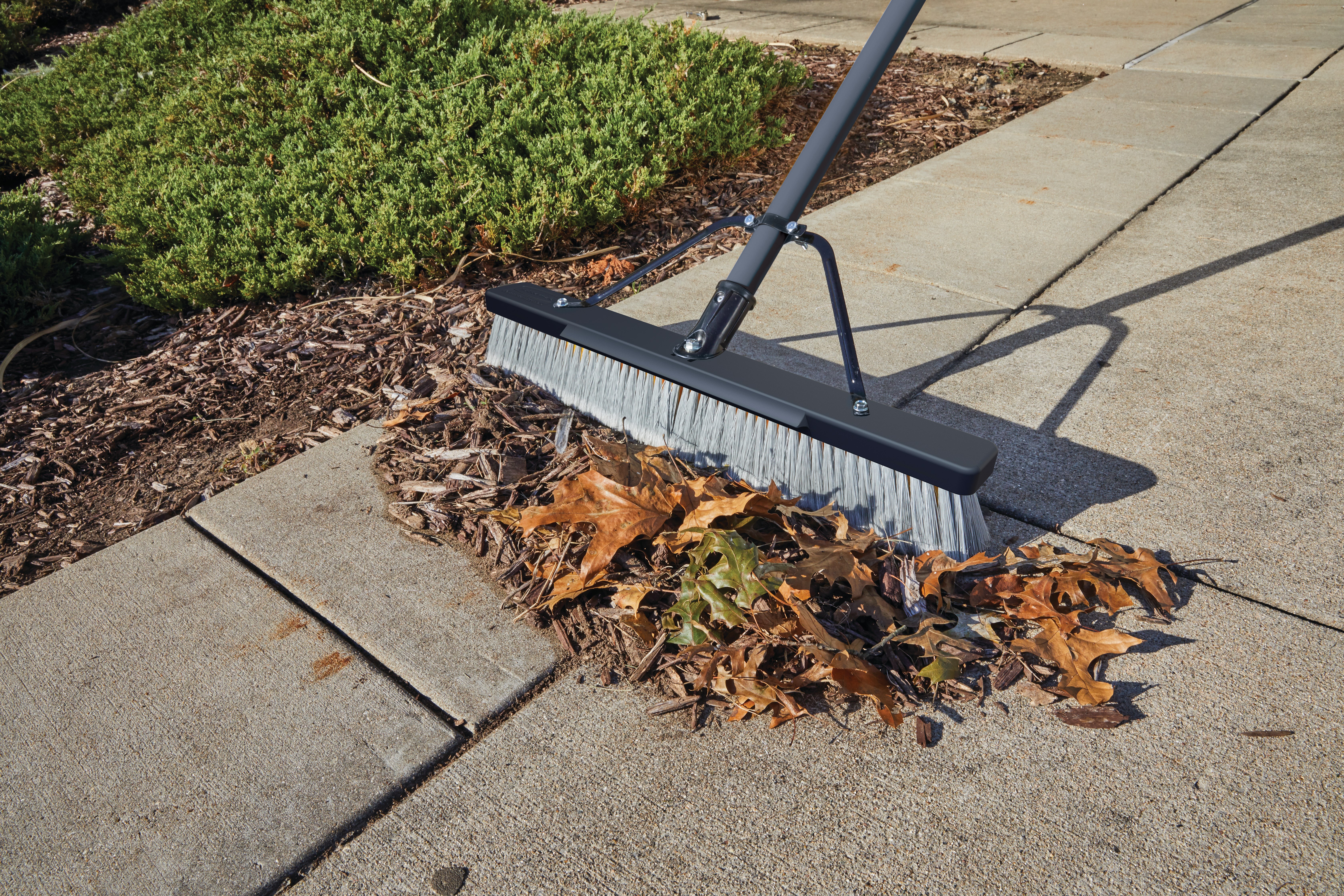 The new push brooms from Rubbermaid Commercial Products offer enhanced features and bristle options to ensure efficient, hassle-free cleanup for the most demanding commercial jobs.