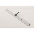 Las estructuras Rubbermaid Commercial HYGEN™ Quick-Connect cuentan con un perfil plano que se desliza fácilmente debajo de los muebles y equipos.